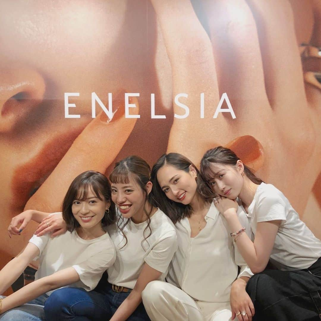 増澤璃凜子さんのインスタグラム写真 - (増澤璃凜子Instagram)「@enelsia_official POP-UP お手伝いで入ってたけど、楽しかった〜！ . 沢山のご来場ありがとうございました💭✨ 琴子の記念すべきお仕事をお手伝いできて良かった！ 琴子のファンの皆さん、 琴子のファッションとかメイクとか すごくよく見てるんだなぁって見てて感じた！すばら😭 男性の方々も照れてて可愛かったです！笑 スタッフの皆様、お疲れ様でした👏♡ 琴子本当におめでとう💋💋 #enelsia #popup #meguro #direction #by #山賀琴子」6月2日 19時42分 - ririkomasuzawa