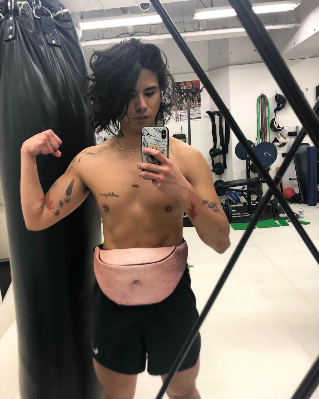 稲木ジョージのインスタグラム：「Summer body ready ☀️🌽🌊」