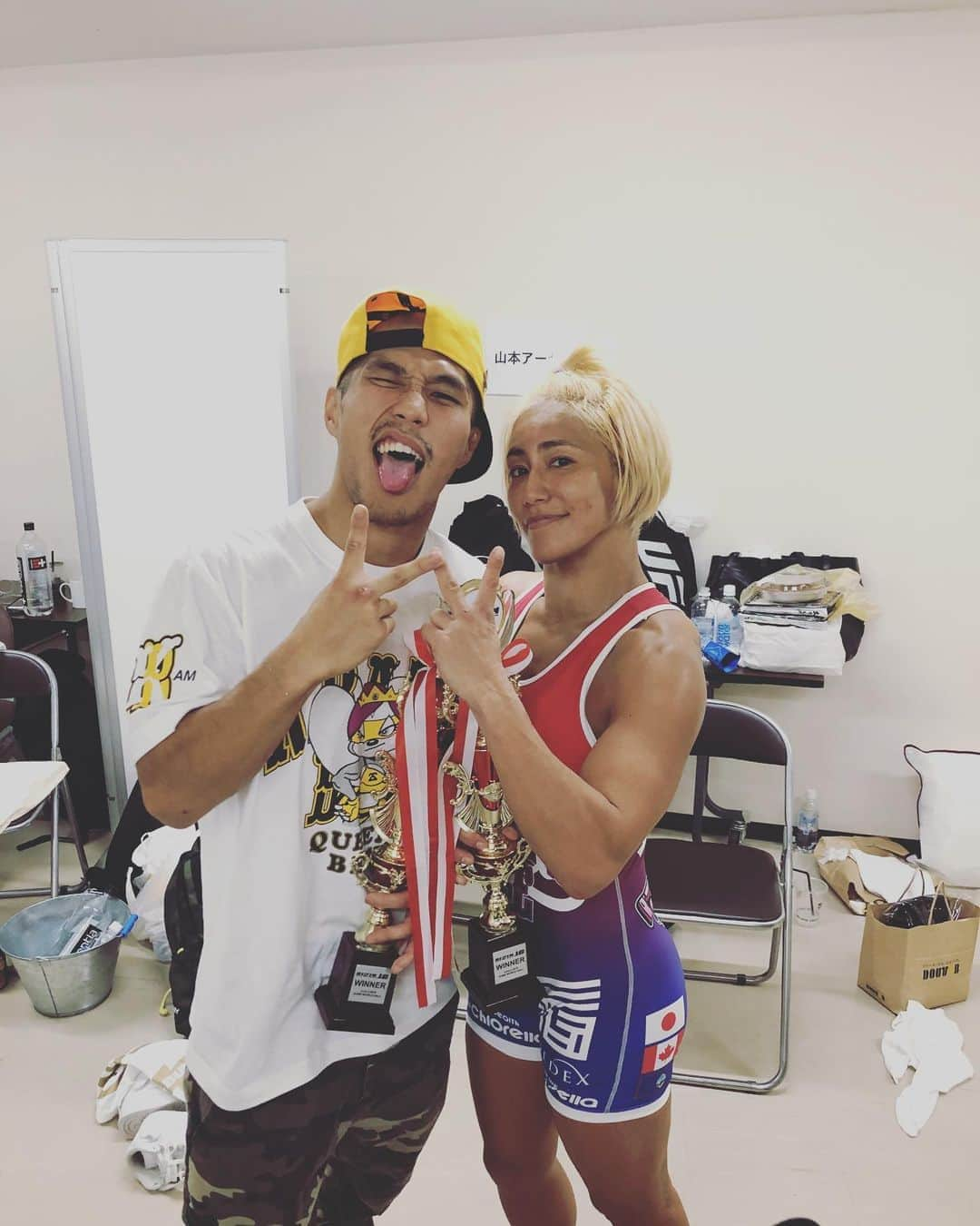 山本アーセンさんのインスタグラム写真 - (山本アーセンInstagram)「Yes ma,,, WE DID IT FINALLY @miyuu__yamamoto #rizin #rizin16 #やっと二人で勝てたねママ #proud #mom&son」6月2日 20時13分 - killahbee6