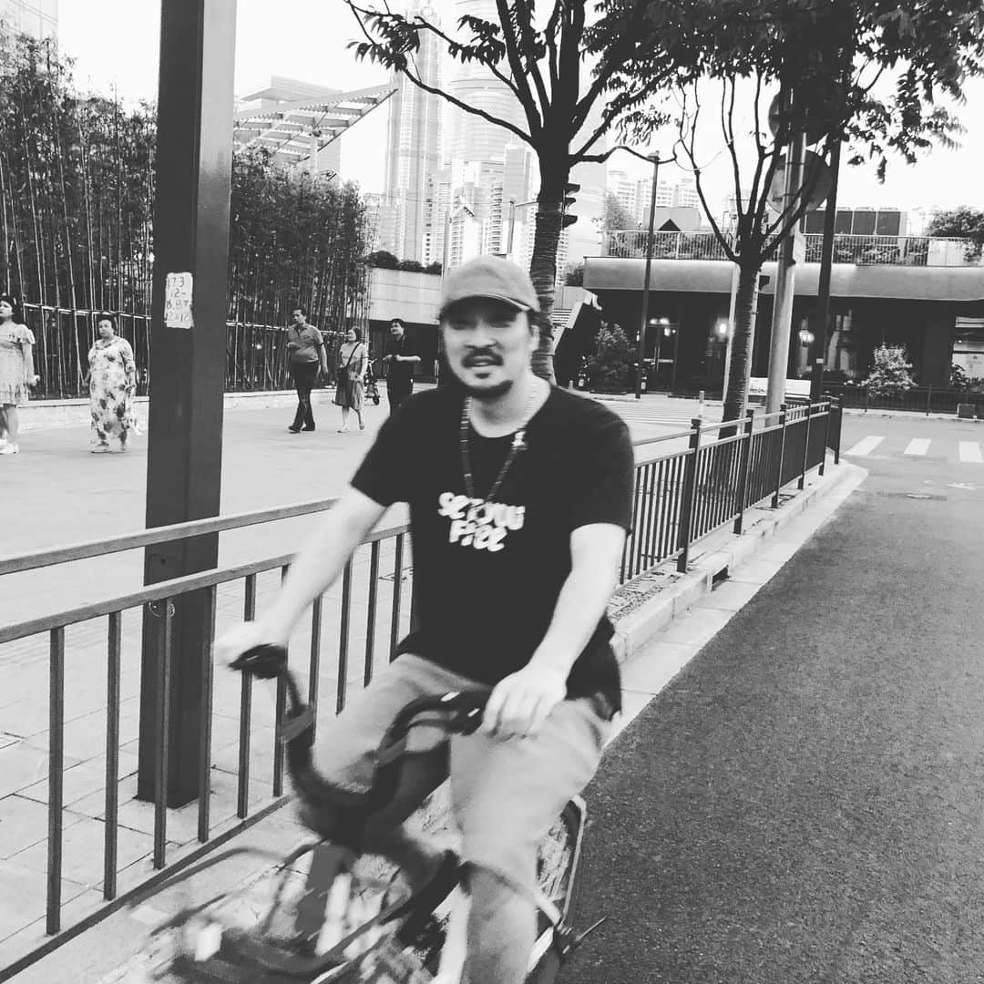 若旦那さんのインスタグラム写真 - (若旦那Instagram)「サイクリング楽しいっす！ 上海地元人になった気分。 いつも、東京では自転車人間なので」6月2日 20時12分 - waka__danna