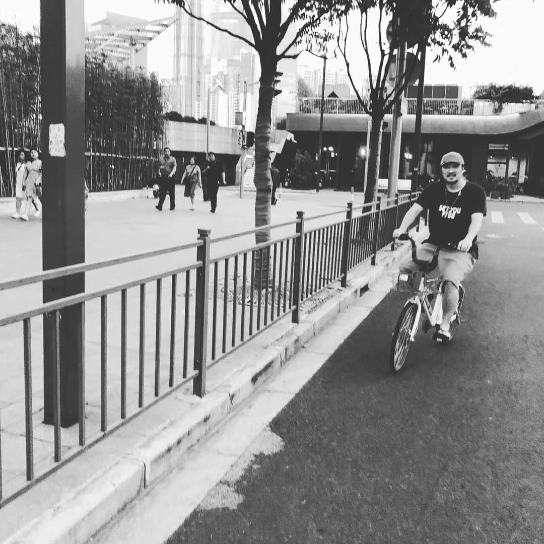 若旦那さんのインスタグラム写真 - (若旦那Instagram)「サイクリング楽しいっす！ 上海地元人になった気分。 いつも、東京では自転車人間なので」6月2日 20時12分 - waka__danna