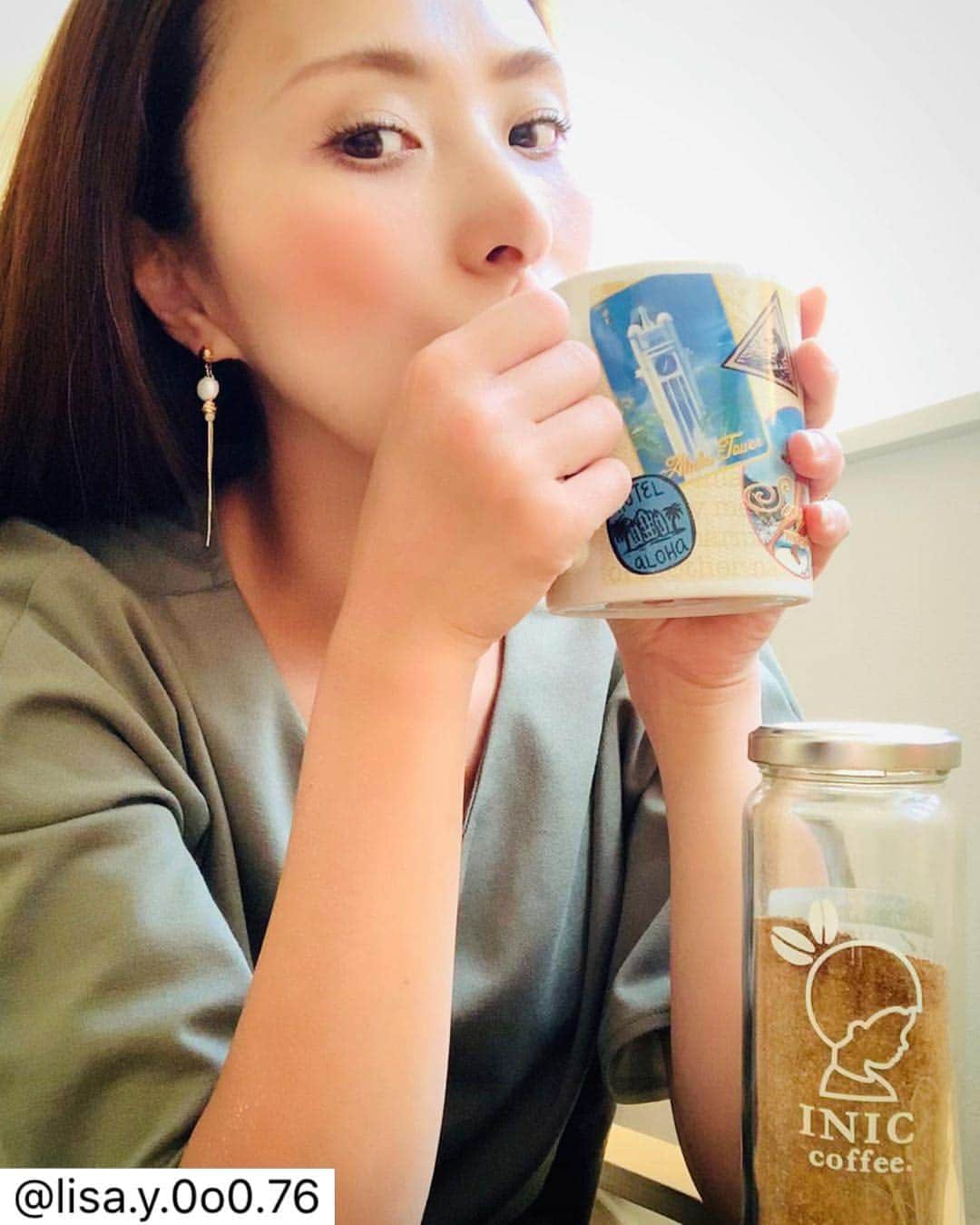 INIC coffeeさんのインスタグラム写真 - (INIC coffeeInstagram)「#repost @lisa.y.0o0.76  ᙏ̤̫﻿ ＊ ＊ 沖縄で見つけてからどハマりしているコーヒー☕️ ＊ 黒糖が香る なんとも落ち着く風味が好きで*★¨̮ ＊ 今回の旅行でもget♥̆̈ ＊ 大好きなスヌーピーバージョンもあるから…絶対ほしい(･''(●)❤︎" ＊  子供達が無事に寝て💤宿題の丸つけしながら ほっこり飲むのが 至福の時間⏰ ＊ ＊ #iniccoffee#inic#coffeetime#イニック#イニックコーヒー#黒糖コーヒー#5秒で本格コーヒー#イニックコーヒーのある生活#お家でカフェ気分#お気に入り#コーヒー好き#沖縄好き#ママリ#mamari#イクママ」6月2日 20時19分 - iniccoffee