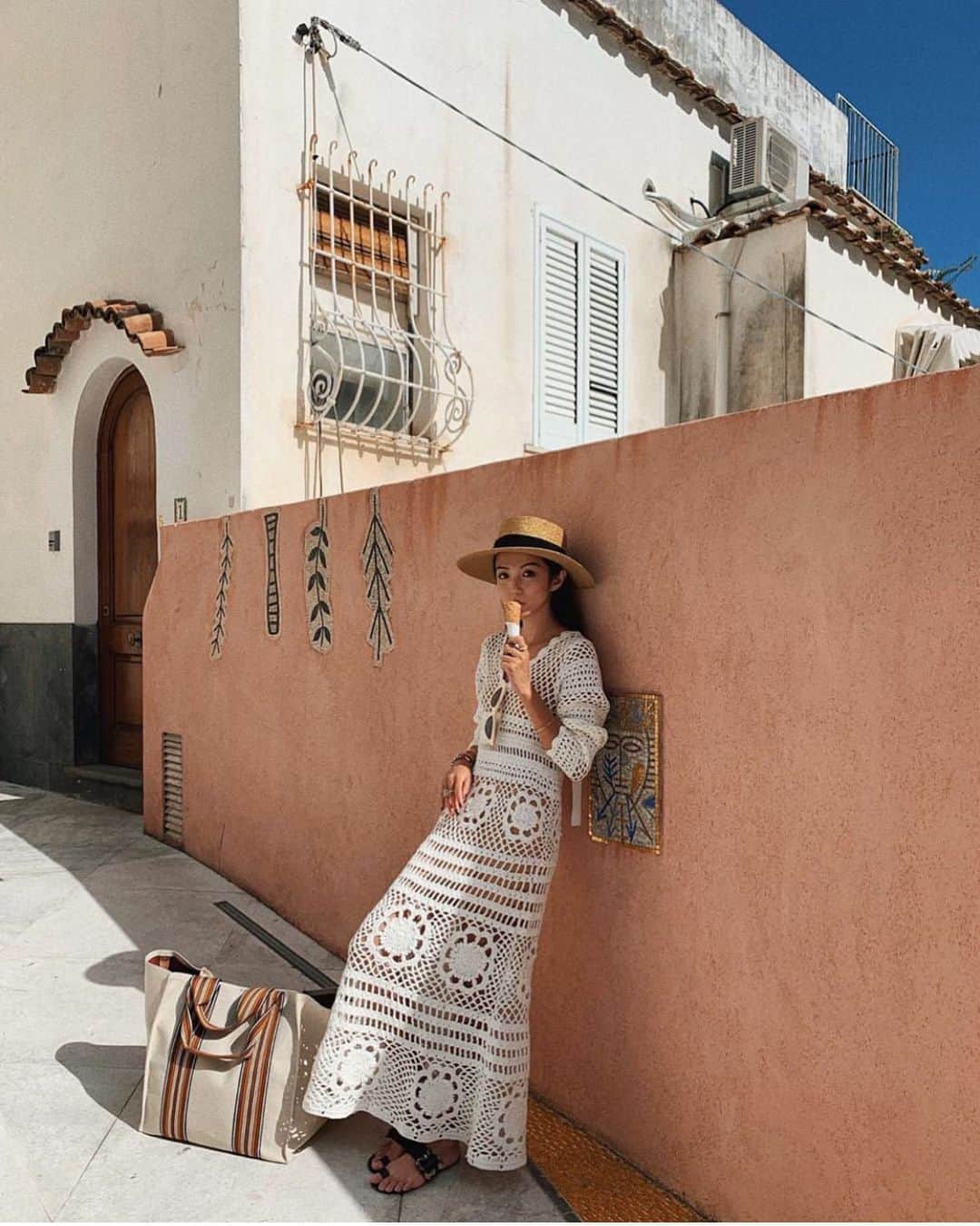 SELF PORTRAITさんのインスタグラム写真 - (SELF PORTRAITInstagram)「Holiday season officially here!  My favourite girl @yoyokulala wore FLORAL CROCHET MAXI DRESS during her trip in Italy 🇮🇹」6月2日 20時25分 - mrselfportrait