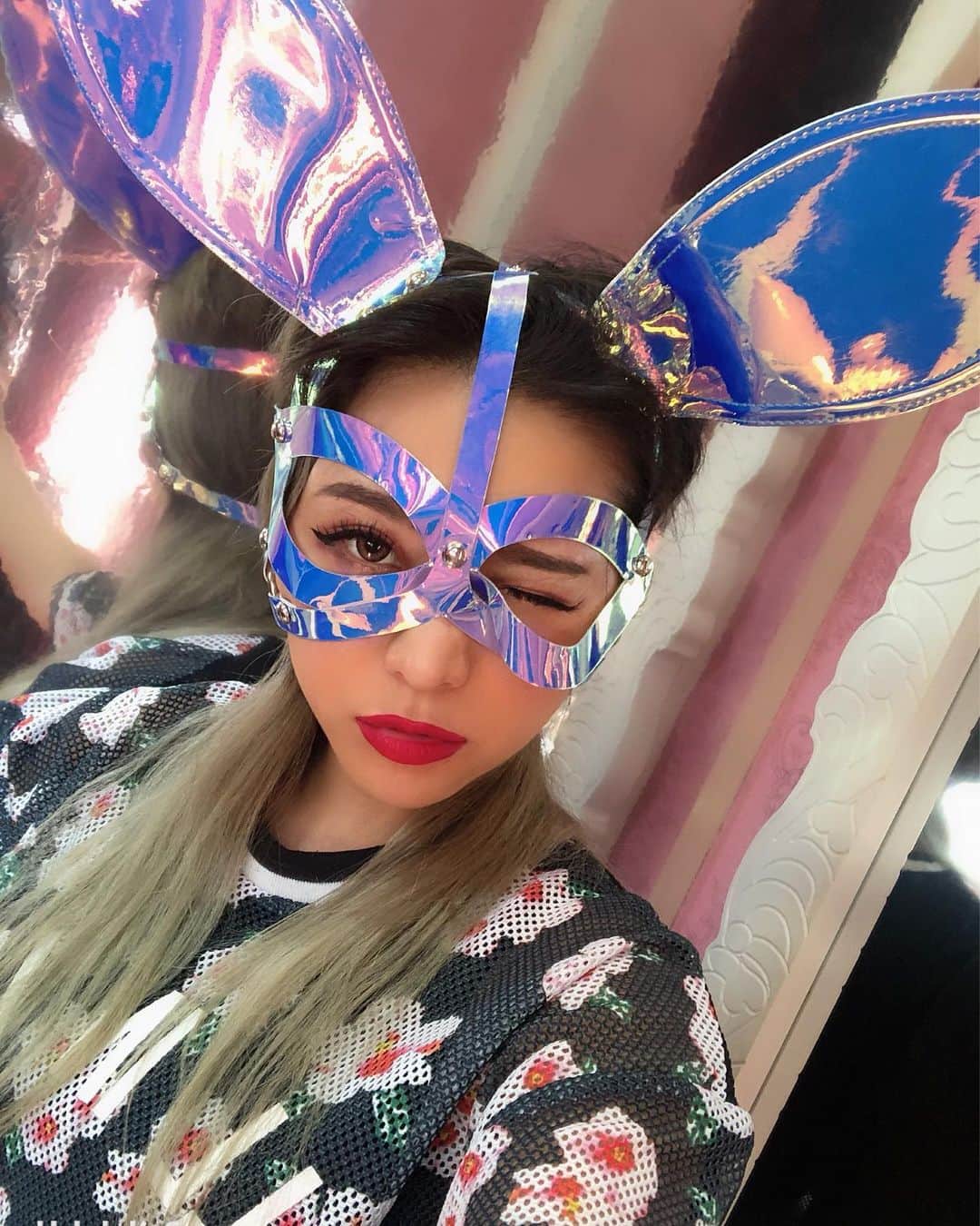 のインスタグラム：「🐰👅🧠💜 私の写真は全然関係ないんだけどww 最近お気に入りの🐰マスク🤤💎💜💓 @corrida_corset  そしてそして、 6/5,6,7に大好きな @basement_jaxx が @shibuyastream_official に来るんだー🔊🙌👅🧠✨✨ @somewhere_imf  そして、5と7は @takkyuishino さんがDJやるよ‼︎ と、いうわけで絶対遊びに行かなきゃ！！でワクワクしてる💓💜 @basement_jaxx 1曲私の思い出の大好きな曲があって、どーしても聴きたいなぁ🙏✨✨と祈っております🔊🙌 楽しみだー！！！！ #basementjaxx #shibuyastream #somewhereimf #石野卓球 #石野卓球を応援したい #音楽に罪はなし」