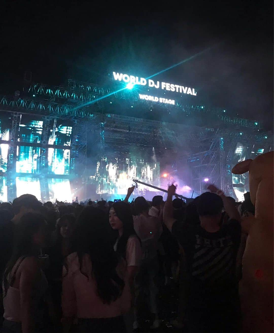 テゴンさんのインスタグラム写真 - (テゴンInstagram)「엄청엄청 설렌다🙂  #월디페#worldDJFestival」6月2日 20時46分 - daegeon_ii