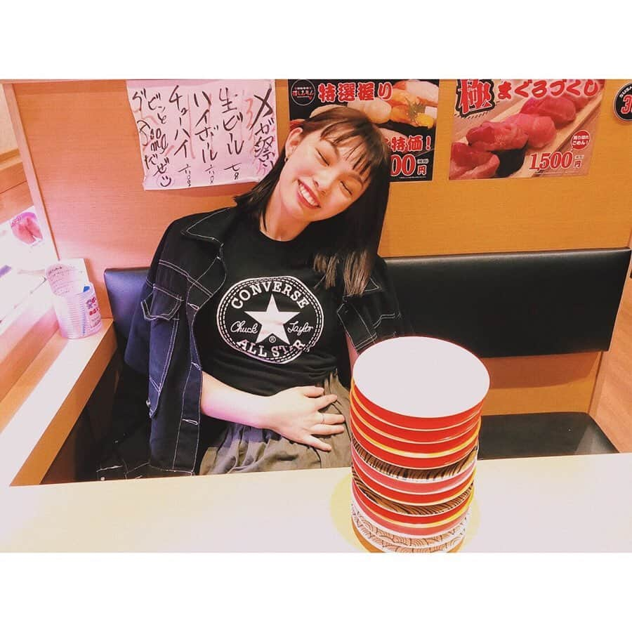 松井貴香さんのインスタグラム写真 - (松井貴香Instagram)「- - お寿司食べたいな〜😶🍣 - - #0602 #お寿司 #この前お母さんと行った時 #回るお寿司好き #いつも1人で10皿は食べる #ご満悦 #sushi #japan #like #japanesefood  #yum #happy  #me #like4likes  #instagood  #followｍe」6月2日 20時56分 - kiko414_m