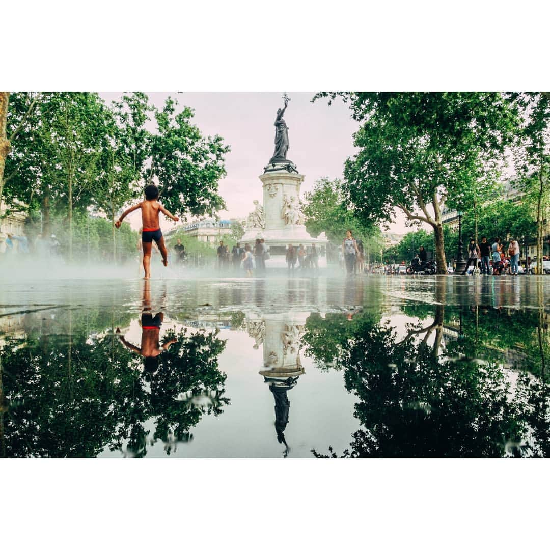 VuTheara Khamさんのインスタグラム写真 - (VuTheara KhamInstagram)「Summer Vibes, Place de La République, Paris ☀」6月2日 20時54分 - vutheara