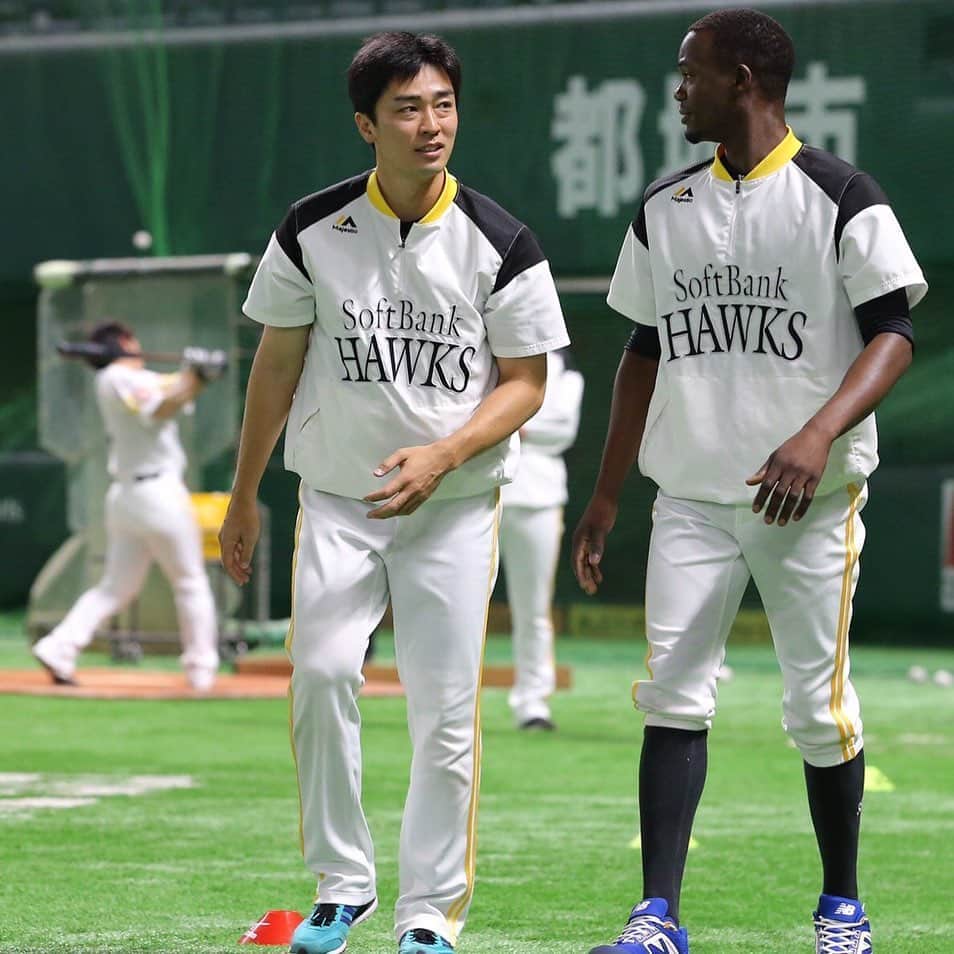 和田毅さんのインスタグラム写真 - (和田毅Instagram)「今日、1軍に合流しました。 チームの戦力になれるように頑張ります。 #1年3ヵ月ぶりの #ヤフオクドームでの練習 #やっぱり #いいですね」6月2日 21時14分 - tsuyoshiwada.21