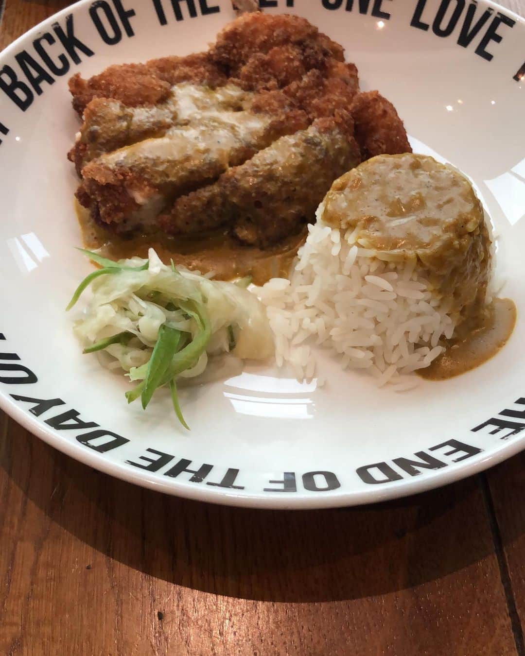 フィリップ・ネヴィルさんのインスタグラム写真 - (フィリップ・ネヴィルInstagram)「@hotelfootballuk chicken katsu curry on the @lionesses World Cup menu」6月2日 21時08分 - philipneville18