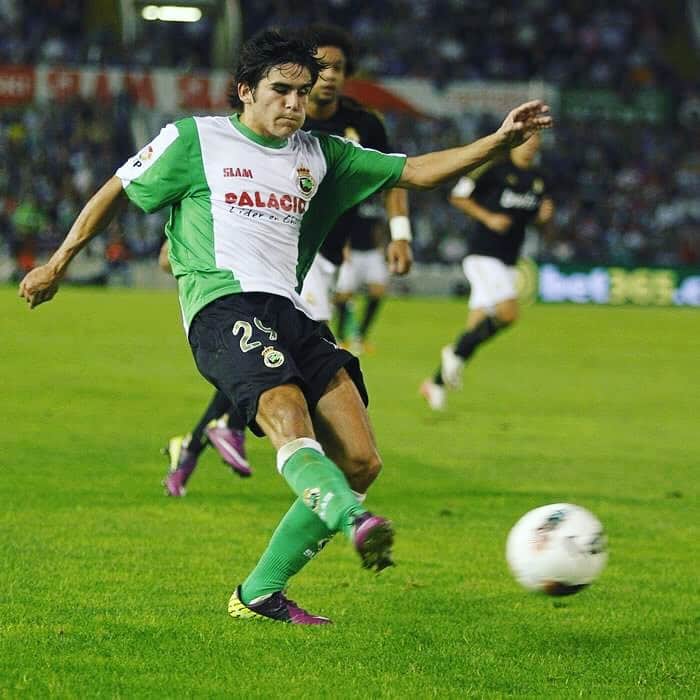 ハイロ・サンペリオのインスタグラム：「¡¡ENHORABUENA RACINGUISTAS!! 💚 El club que me ha visto crecer sube a @laliga 123, y no puedo estar más feliz, @realracingclub. ¡VAMOS! 💪🏼 #BeXtreme」