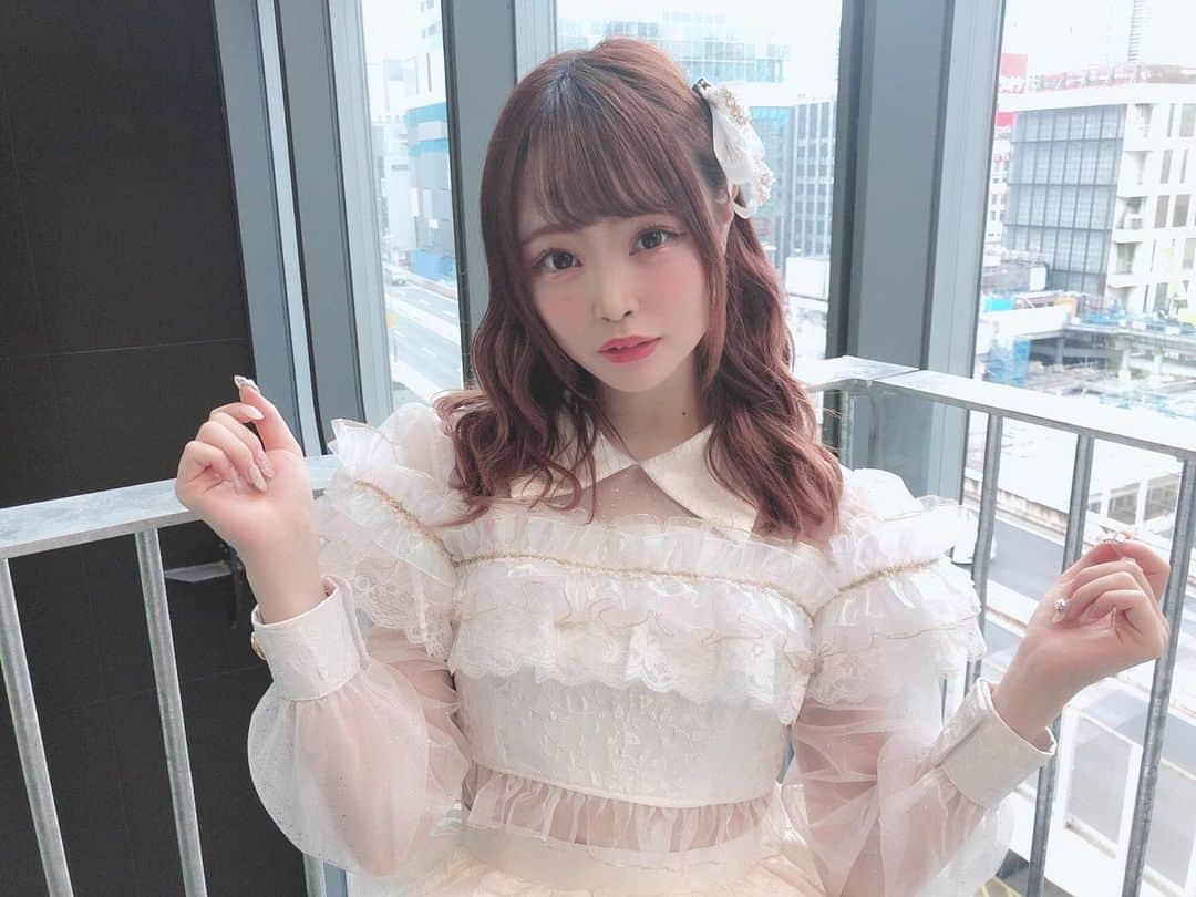 鳥海絢菜さんのインスタグラム写真 - (鳥海絢菜Instagram)「・ 🎀🎀🎀 ・ ・ 好きですか(?) ・ ・  #idol #リボン #フリル #white #pink #girly #hair #hairstyle #instagood #instagram #make #メイク」6月2日 21時23分 - lemchan__