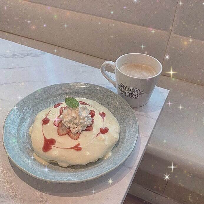 「SNOW」顔認識カメラアプリのグルメインスタ