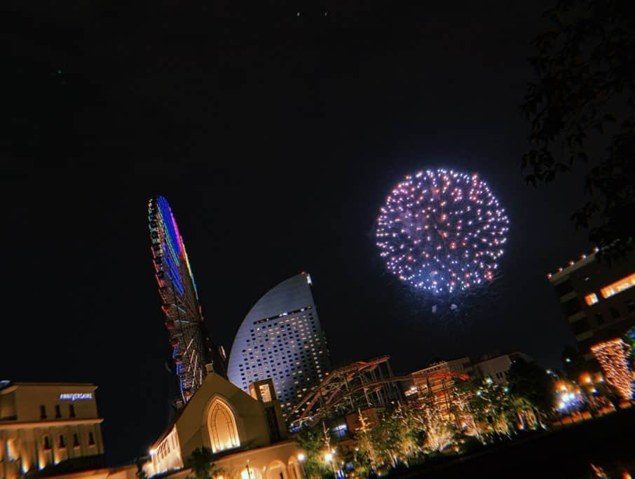 小田えりなさんのインスタグラム写真 - (小田えりなInstagram)「横浜開港祭2019⛴ 花火今年も綺麗でした。花火師さんと横浜、今年もありがとうございました🎆  #横浜 #横浜開港祭 #横浜開港記念日 #花火」6月2日 22時07分 - odenchannn