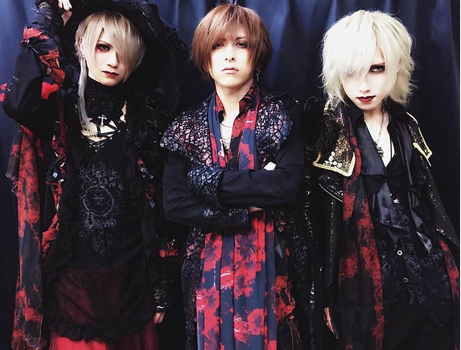 I’LLのインスタグラム：「インストアありがとう。 #FranticEMIRYsecondcrisis #ILUA」