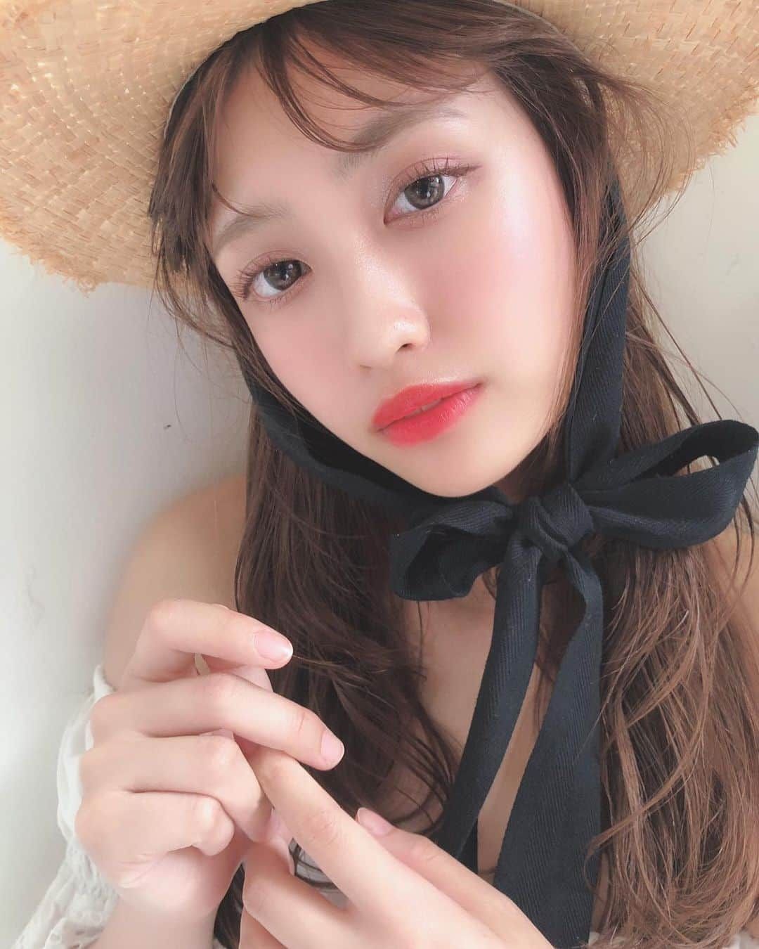 山本瑚々南のインスタグラム(yamamoto_kokona) - 6月2日 22時15分👒 この前撮影したときの☺︎こんなここなもどうかな〜🤔？すき？？ #instalike #instagood #likeforlikes #makeup #make #メイク #hair #hairstyle #ヘアアレンジ #pic #l4l#girl #girly #me #山本瑚々南 #instalove[BIHAKUEN]UVシールド(UVShield)tjackychenオフショルここなちゃん素敵すぎ😍💕 麦わら帽子も似合うねー😆💕aya_ry0201このメイクめっちゃ可愛い❤︎てかすごく肌がキレイで羨ましい🤭_ri_tanカラコン何つけてるの？自然な感じであざとかわいい🤦🏻‍♀️akito_eg_88@kokona_1008 ますます可愛くなってる！_mtam_02めーーーーーーーーーっちゃすき！🎀綺麗美しい〜😩mika__0113めちゃくちゃ好きです😭😭💓ほんとに可愛い>> 飲む日焼け止め！「UVシールド」を購入する