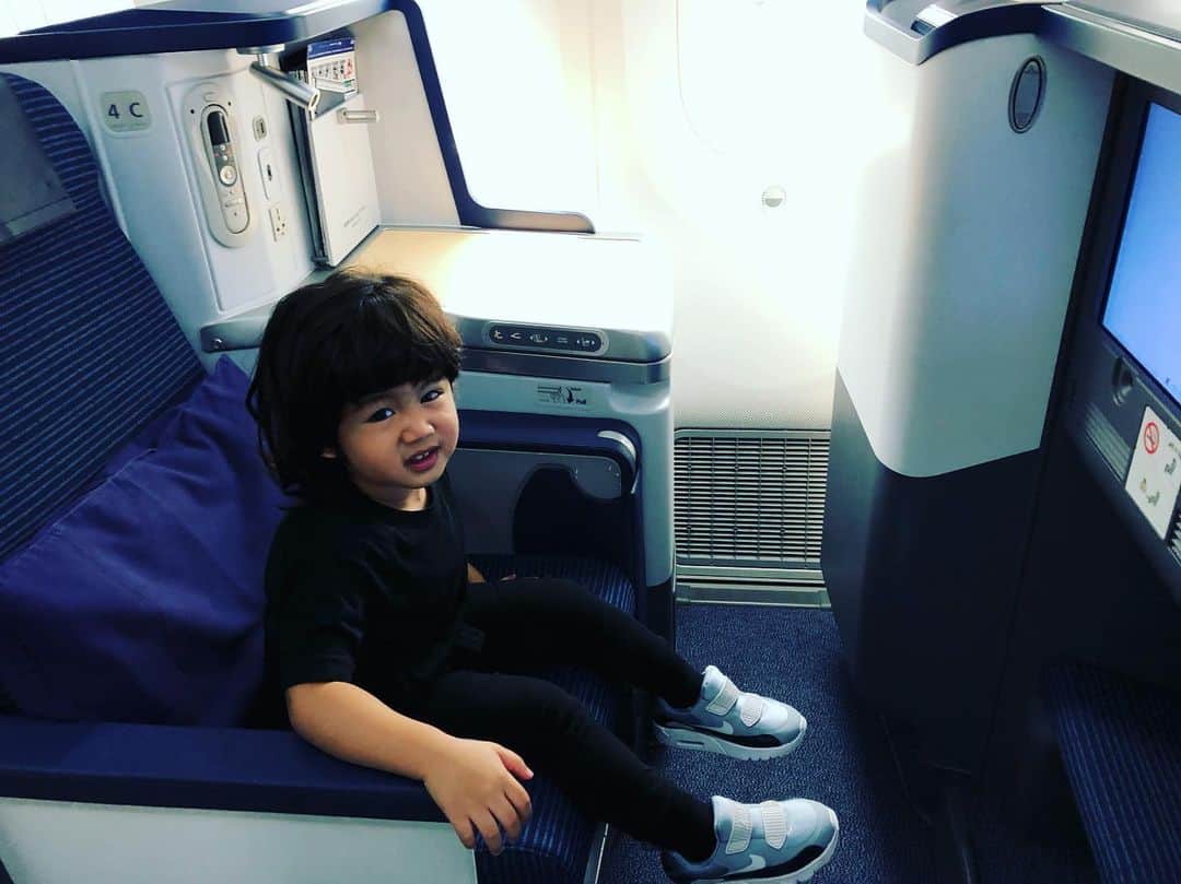 ポール・ソリアーノのインスタグラム：「Japan with @allnipponairways_official Thank you!! Seve enjoyed.」