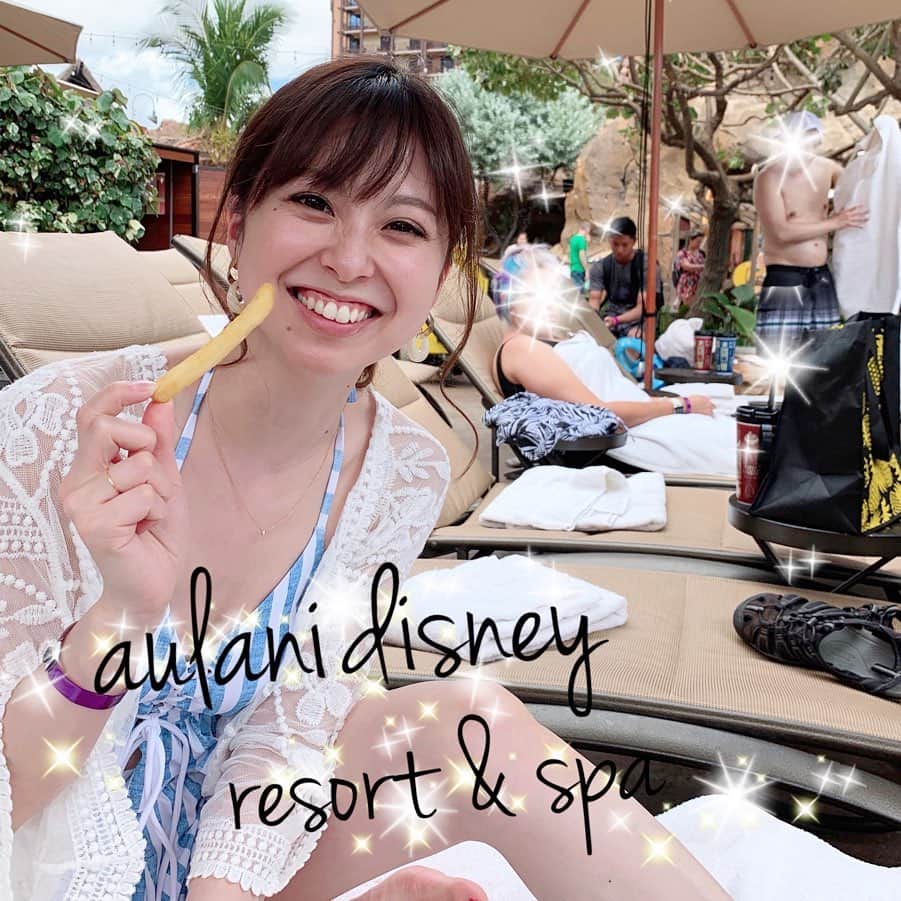 原田あかねさんのインスタグラム写真 - (原田あかねInstagram)「●👑●アウラニディズニー●🎀● . 小腹が空いたのでプールサイドにある #ママズスナックストップ へ。 . 日本語メニューがあるので 注文もとっても簡単です!! . 私はフライドチキンテンダー& フライドポテトを頼みました😊 $15です🌺 . #aulani #aulanidisneyresort #disney #pool #プール#海 #sea #swimwear #水着 #japanesegirl #smile #mama #ママ」6月2日 22時19分 - akane.hrd