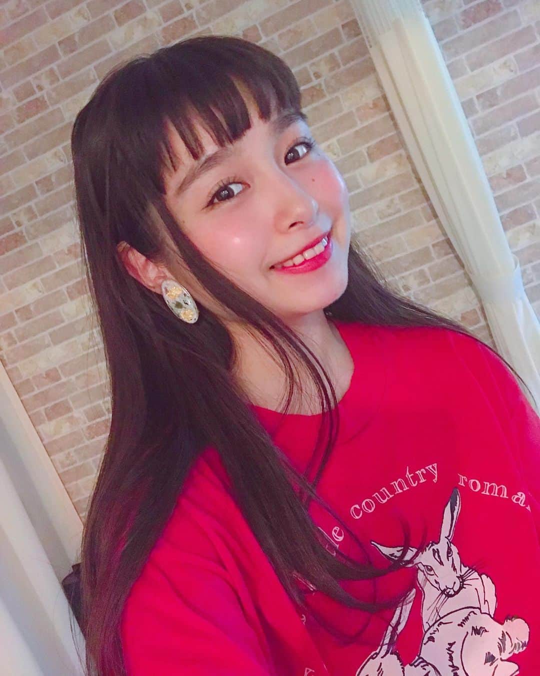 トミタ栞さんのインスタグラム写真 - (トミタ栞Instagram)「#前髪きもちーわー 今後、 私が伸ばすか切るか悩んでる時は、切った方がいいと言って下さい。」6月2日 22時19分 - tomita_shiori