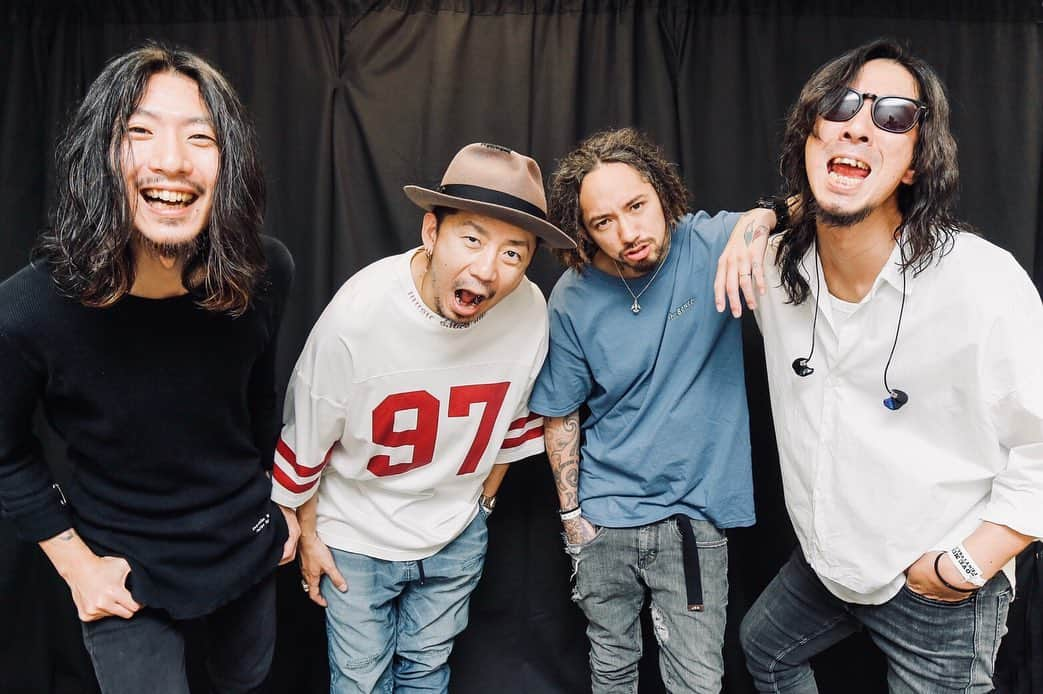 The BONEZさんのインスタグラム写真 - (The BONEZInstagram)「LOVE MUSIC FESTIVAL 2019 初めましてな人が多い中で 演奏するのも楽しいものなのです 来週からはいよいよZEPP TOURが始まるよー！ photo by @ysz.photo」6月2日 22時20分 - the____bonez