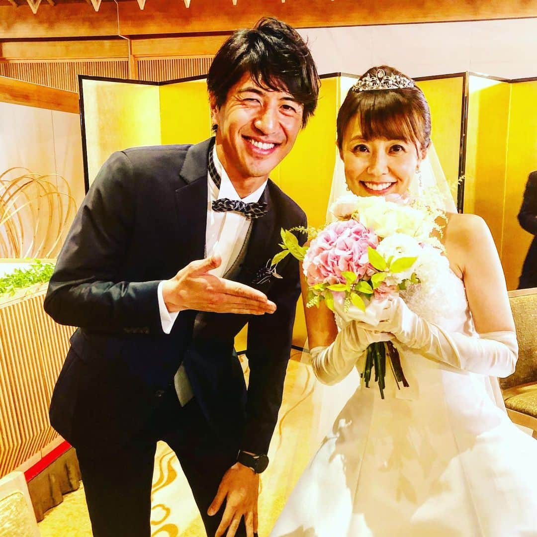 田中大貴さんのインスタグラム写真 - (田中大貴Instagram)「アナウンサー同期の結婚式。 大学四年の内定時代を思い出しました涙。  麻耶ちゃん、本当におめでとう涙。  #抜群に美しくなっていました #盛大な祝福の拍手を #AMEMIYAさんの歌の間 #泣いていました #小林麻耶 #ななにー #結婚式」6月2日 22時22分 - daiki.tanaka_1980