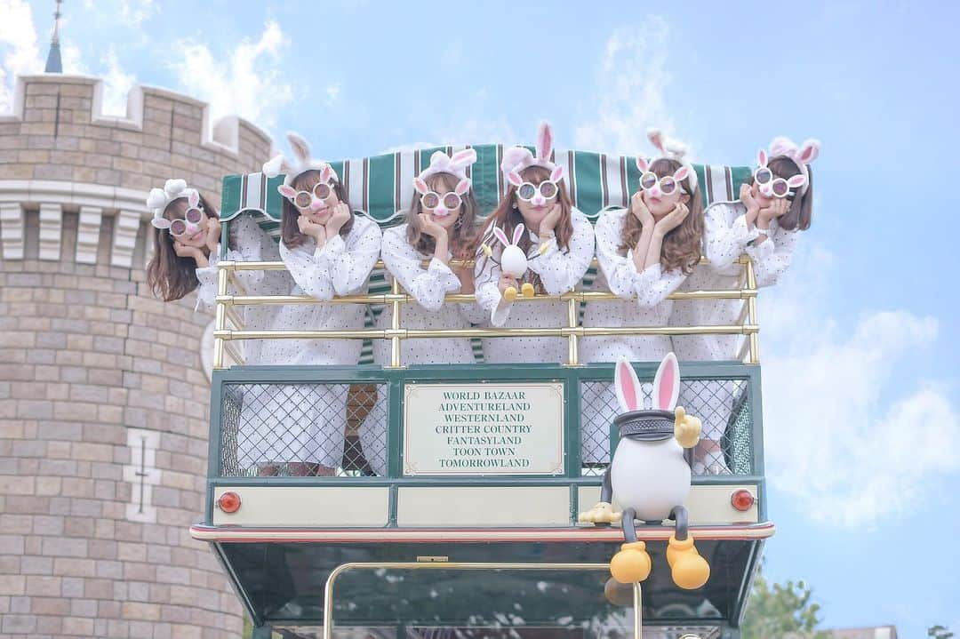 SHIHORINさんのインスタグラム写真 - (SHIHORINInstagram)「♡﻿ ﻿ だいすきなイースター最終日🐰💐﻿ お友達にたくさん会えて﻿ 充実した1日で楽しかったなぁ💕﻿ ﻿ うさたま車掌さんの﻿ オムニバスも初めて乗れてうれしかった〜🐰🚌💭﻿ ﻿ 📷 @chuchumiii ♡ありがとね♡ #shihorin__disney ﻿﻿ #disney #disneyland #tokyodisneyland #tokyodisneyresort #disneyeaster #usatama  #usatamaontherun  #ディズニー #ディズニーランド #東京ディズニーランド #ディズニーイースター #おそろいコーデ #おそろいディズニー #ディズニーイースター2019 #うさたま #うさたま大脱走 #ディズニーコーデ #うさぎ #🐰」6月2日 22時28分 - shihoriiin49