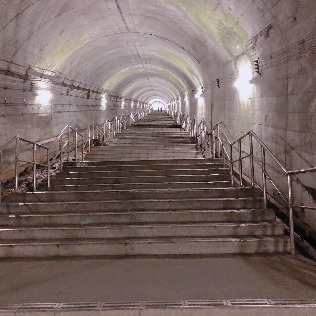 のりさんのインスタグラム写真 - (のりInstagram)「群馬県にある日本一深い場所にある駅 JR土合駅 階段が４８６段！ 最寄駅だったら大変だ #土合駅＃階段##谷川岳#厚底サンダル女子に抜かれる#膝が大爆笑」6月2日 22時41分 - otenkinori