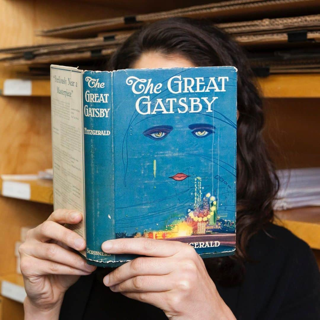 クリスティーズさんのインスタグラム写真 - (クリスティーズInstagram)「This first edition of The Great Gatsby is a highlight of our Fine Printed Books & Manuscripts this June.⠀ .⠀ The volume features the third state of Francis Cugat's iconic dust-jacket of hypnotic eyes beaming like headlights.⠀ .⠀ Fitzgerald, F. Scott (1896-1940), 'The Great Gatsby'. New York: Charles Scribner's Sons, 1925. Estimate: $40,000-60,000. .⠀ Fine Printed Books & Manuscripts Including Americana – 12 June at Christie's New York. .⠀ #book #books #bookstagram #booksofinstagram #rarebooks #thegreatgatsby #fitzgerald」6月3日 4時07分 - christiesinc