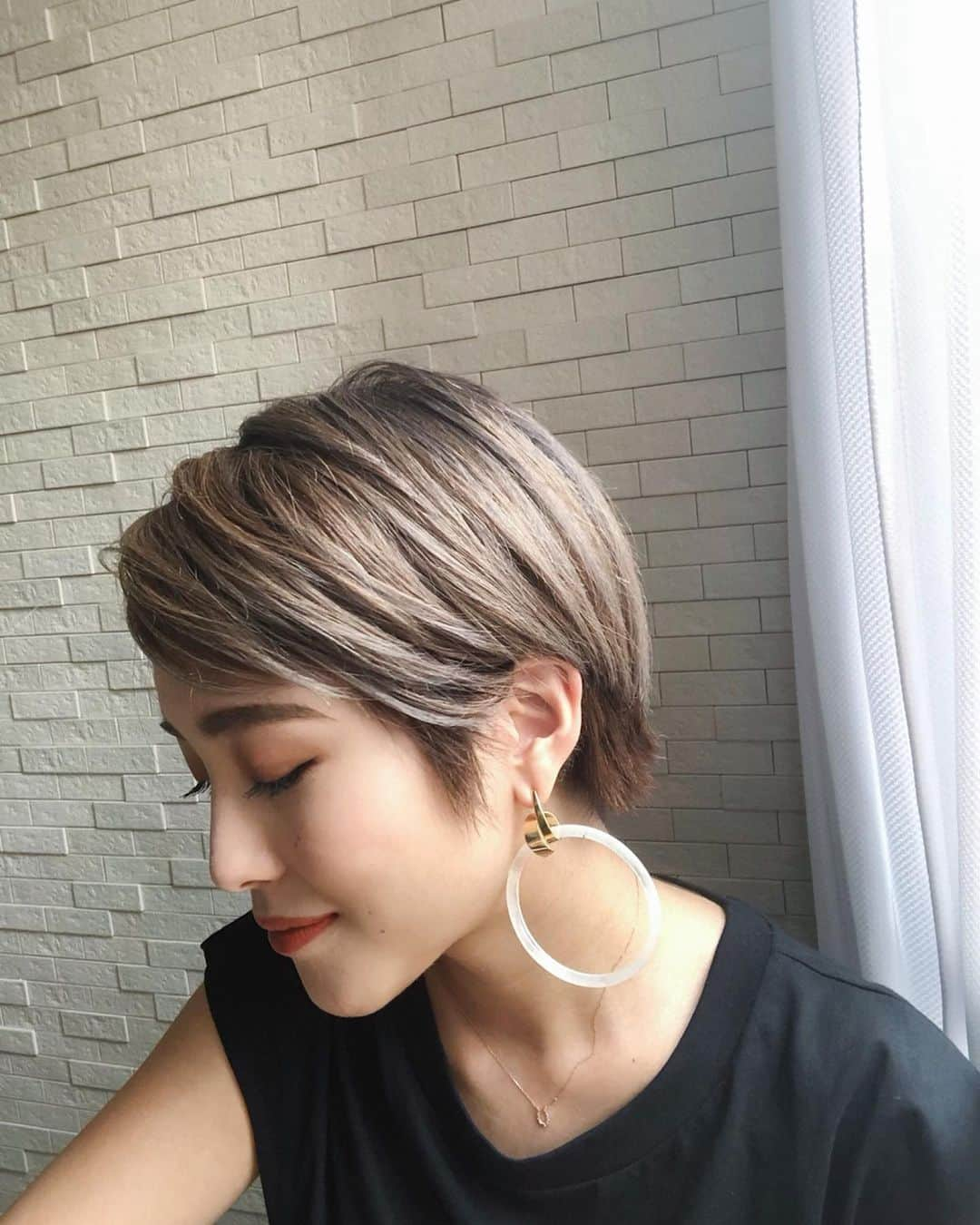 森暖奈さんのインスタグラム写真 - (森暖奈Instagram)「Love this hair color😍🔥Thank you @fine.ma2  ハイライト入れてグレージュにしてもらったよ✨ 寒色で緑とか青っぽくならないようにっておねがいしました！」6月2日 22時43分 - moriharuna71