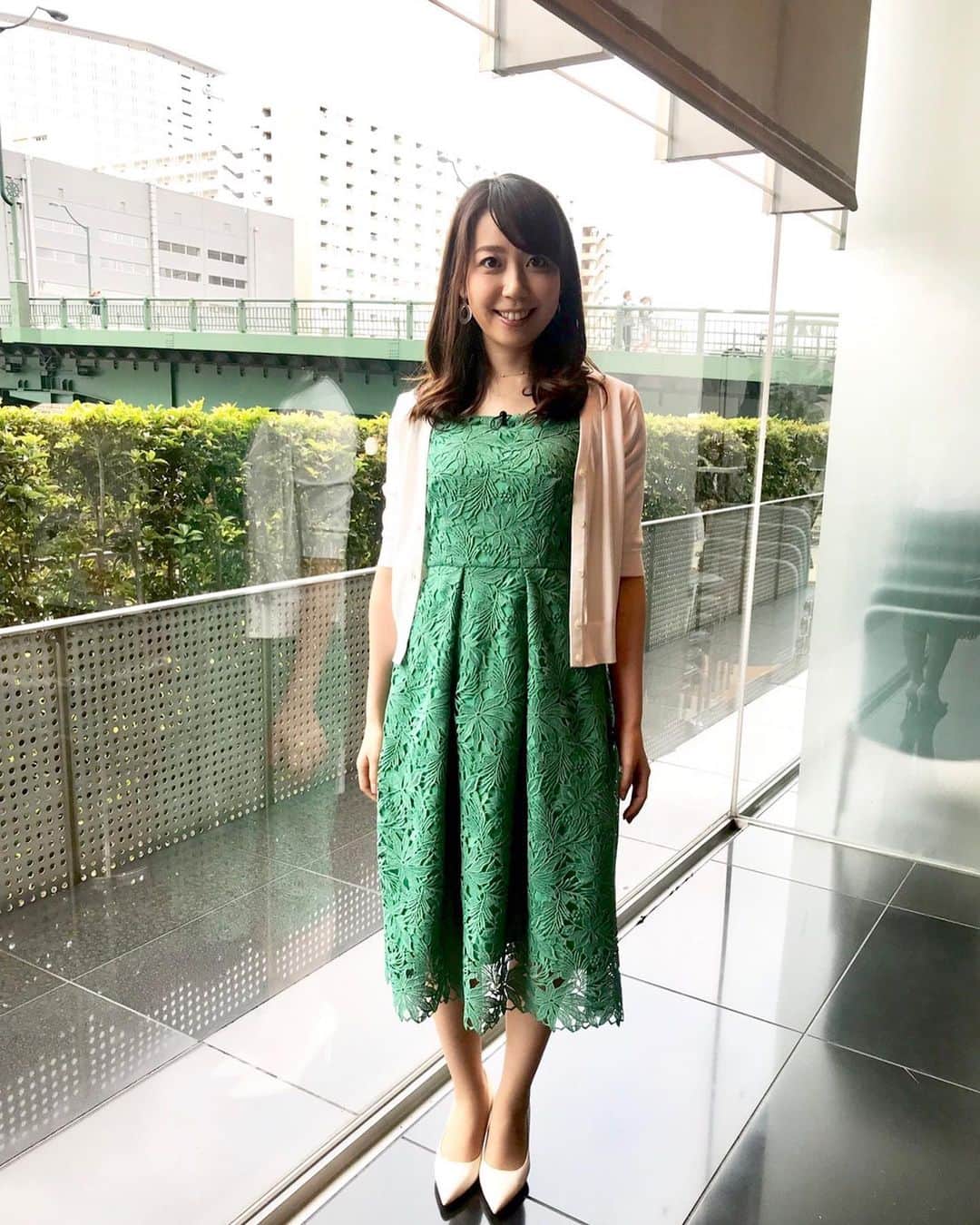 須黒清華のインスタグラム：「「田村淳のbusiness basic」 始まりました〜‼︎ 今週からのテーマは、ビッグデータ✨ またまた面白いビジネスが立ち上がりそうな予感…✨ 衣装は#アルアバイル #loulouwilloughby #allureville」