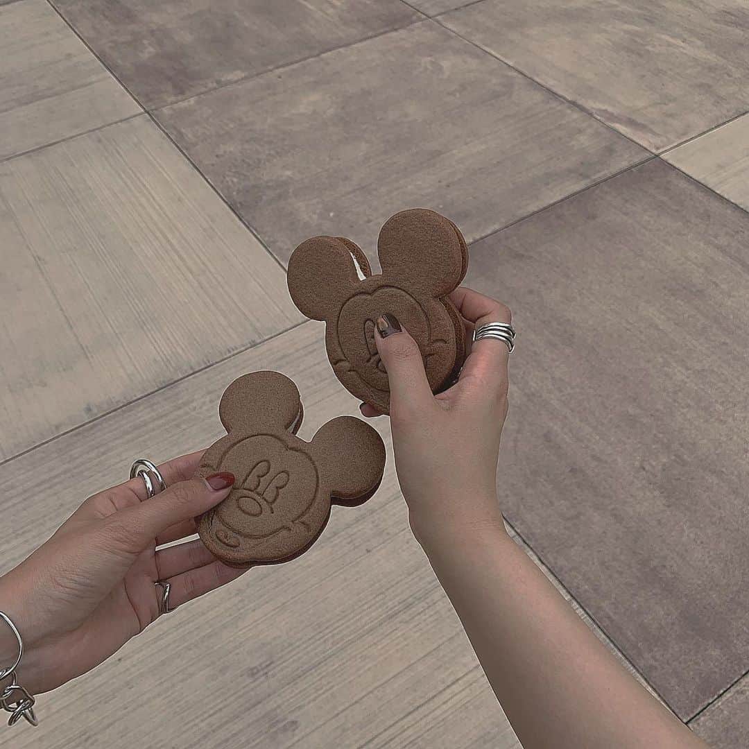 前山奈津巴さんのインスタグラム写真 - (前山奈津巴Instagram)「. . 🏰🐭🧡💜💛 . . 良い写真がたくさんあって悩んでます。 のちほど。。。 . . #Disneyland #Disney #girls #tdl」6月2日 23時02分 - natsuha_maeyama
