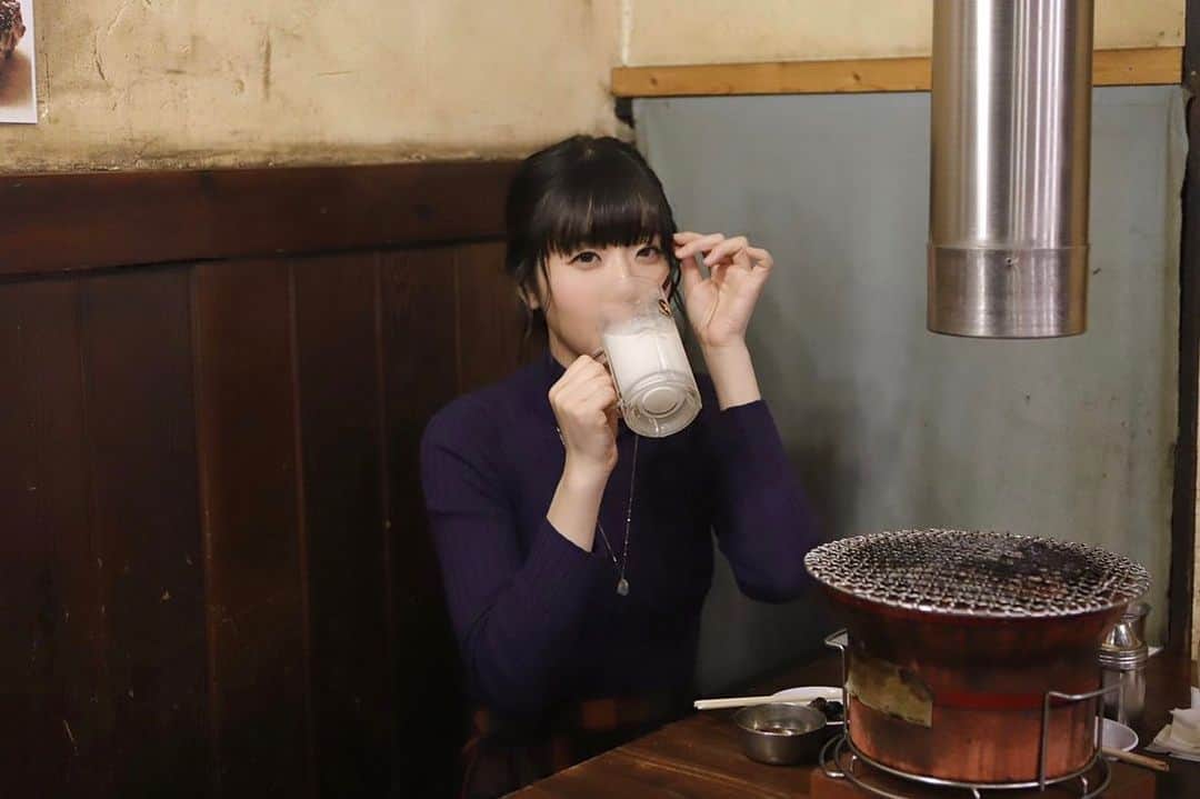 日本テレビ「夢眠ねむのまどろみのれん酒」さんのインスタグラム写真 - (日本テレビ「夢眠ねむのまどろみのれん酒」Instagram)「Blu-ray 発売まであと３日🎉  今夜お届けする未公開ショットは、2/17放送《錦糸町の焼肉でまどろむ》から🍶✨ 一緒に焼肉呑みをしている感のある…？ 1枚をお届け🎁  Blu-rayでは特典映像もお楽しみに🙌  #ねむ酒  #夢眠ねむ」6月2日 23時14分 - nemu_madoromi