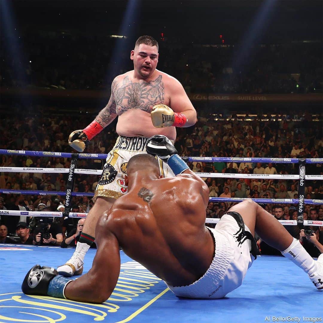 ABC Newsさんのインスタグラム写真 - (ABC NewsInstagram)「Andy Ruiz Jr. has become the first heavyweight of Mexican descent to win a heavyweight boxing title, following a stunning TKO win over British champion Anthony Joshua Saturday night at Madison Square Garden. #boxing #champion #heavyweight #tko #ruiz #joshua #msg #sports #news #mexico」6月2日 23時22分 - abcnews