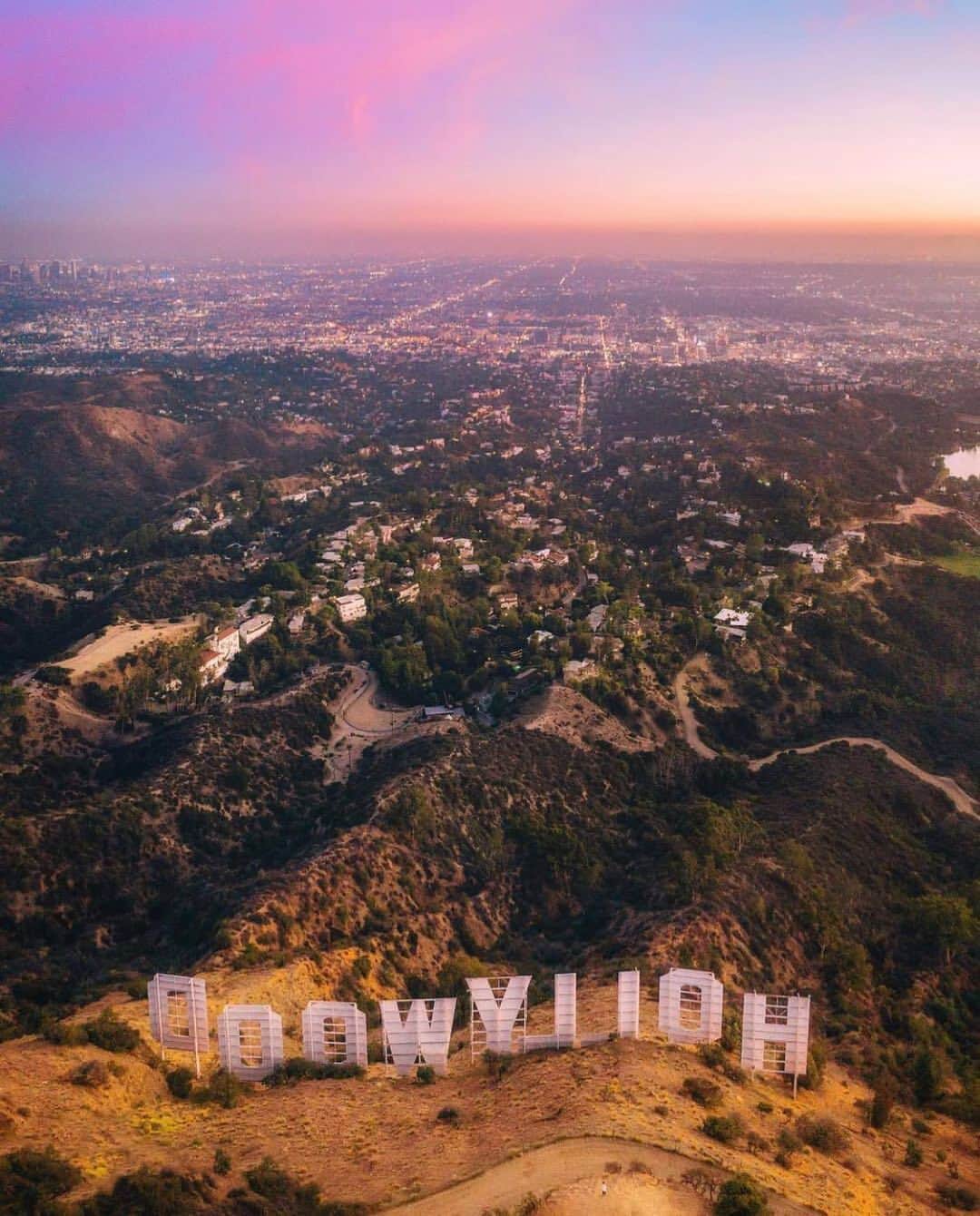 scottlippsさんのインスタグラム写真 - (scottlippsInstagram)「Cloudy with a chance of Hollywood.. Goodmorning and happy Sunday! #summer is here! 📷 @tommylundberg #hollywood #hollywoodsign #weekends」6月2日 23時39分 - scottlipps