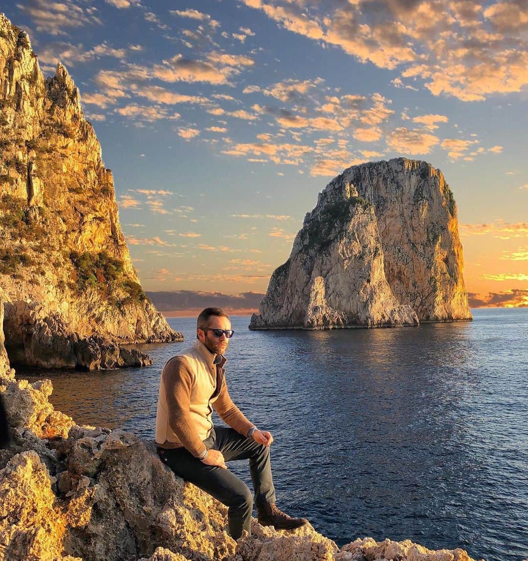 The Luxury Lifestyle Magazineさんのインスタグラム写真 - (The Luxury Lifestyle MagazineInstagram)「Capri sunset with @lucapnfrtt」6月2日 23時46分 - luxurylifestylemagazine