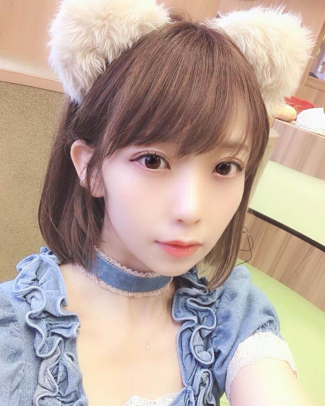 秋山依里さんのインスタグラム写真 - (秋山依里Instagram)「♡﻿﻿ ﻿﻿ 猫カフェ・僕と猫。さんで一日店長イベントでしたฅ^•ω•^ฅ💕﻿ ﻿ 猫ちゃんたちを眺めてるだけで最高に幸せでした...( *´꒳`* )♡﻿ 来てくださった皆さま、ありがとうございました🐈💓﻿ ﻿ #僕と猫 #猫カフェ #コスプレイヤー #被写体 #cosplaygirl #cosplayer #cosplayerofinstagram #selfie #model #japanesecosplayer #japanesegirl  #cosplayerofinstagram #selfiegram #自撮り #셀카 #自拍 #いつかのあきやまさん」6月3日 0時06分 - akiyama__eri