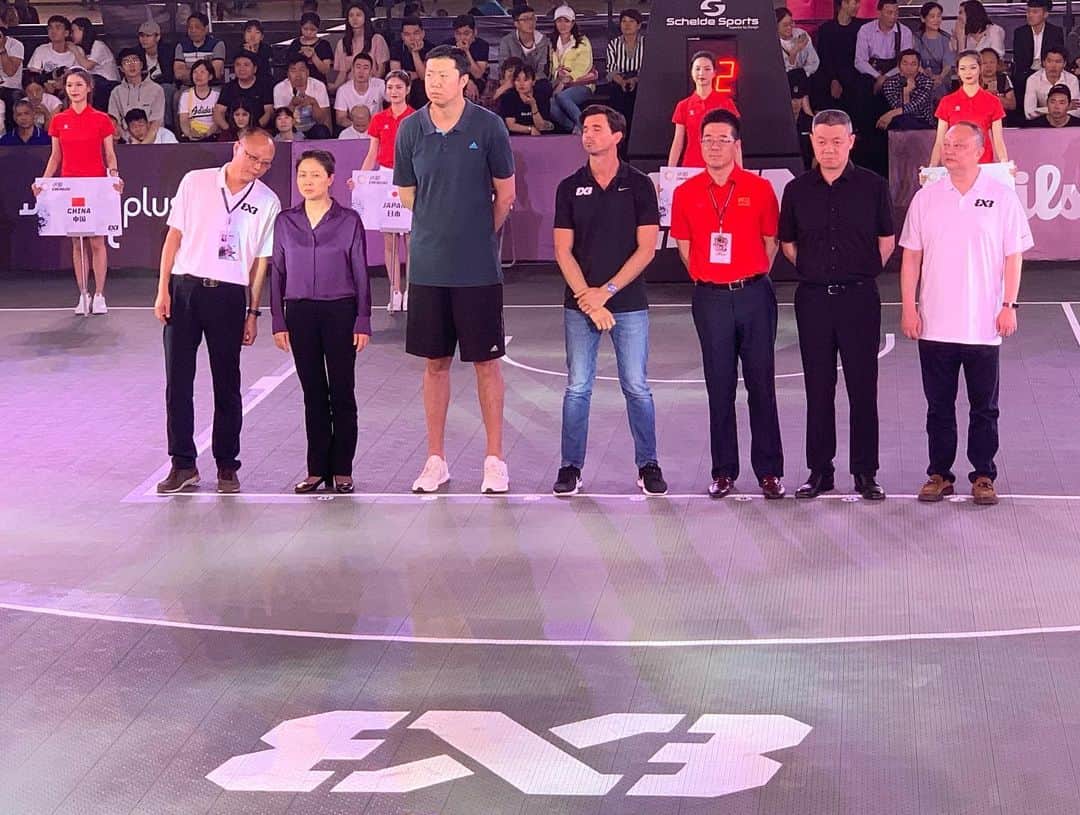 大神雄子さんのインスタグラム写真 - (大神雄子Instagram)「RESPECT ✊!!! “3WS” FIBAが主催するツアーの第一回大会が中国成都で開催🔥  昨年のWC3位フランス、4位中国に勝って2位で大会を終えました。  試合するごとに会場が日本の応援に変わっていく。 やはり人は感じて動くものなのだとこのメンバーが証明してくれたのだと思います！  おめでとう🎉 ありがとう😊  #3x3 @fiba3x3 @jba3x3official  #パンダの街 #成都  #久しぶりの中国 #5年前住んでたことが信じられない😅 #みんな秘密は中国においてきたかな😏？ #日本のサポートスタッフが最終日には増えていた🤨？笑 #improve #ワンジージー」6月3日 0時14分 - shin___01
