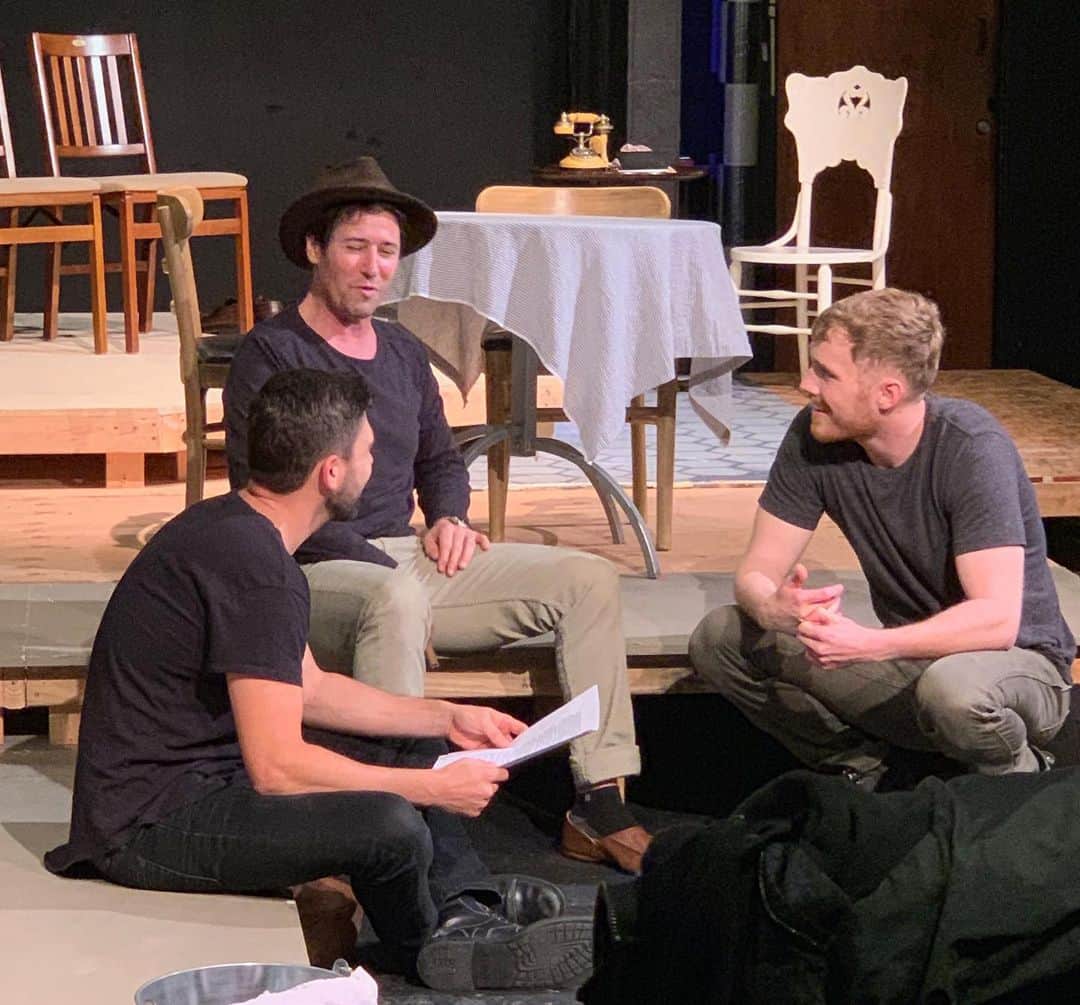 ロブ・モローのインスタグラム：「Rehearsing Death Of A Salesman w/ @rgaiphone (Biff) & @dylan_rourke (Happy) @ruskingroupthtr opens June 21」