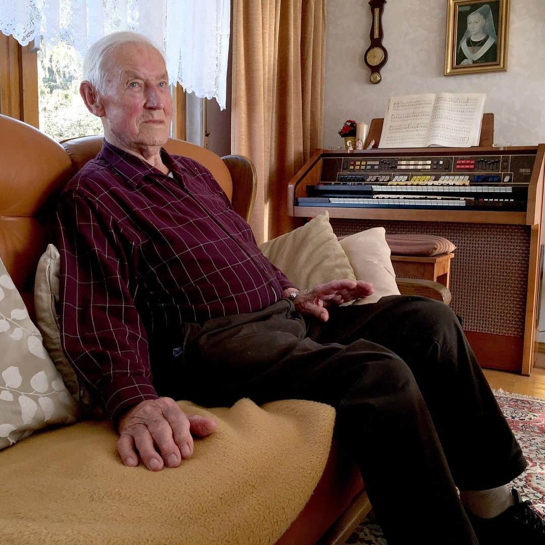 NBC Newsさんのインスタグラム写真 - (NBC NewsInstagram)「75 years after D-Day, Paul Golz, 95, has a clear memory of being on guard duty in the early morning hours of June 6, 1944 — and realizing the invasion was underway when the skies over the Normandy coast were illuminated by flares, known as “Christmas Trees," dropped by Allied planes to mark paratroop landing areas. . The world is once again a troubling place to Golz, a former German soldier who was on the losing side of the clash that hastened the end of #WorldWarII. Click the link in our bio to read Golz's memories of #WWII and why he's now concerned for Europe. . 📷 Andy Eckardt / @nbcnews」6月3日 1時07分 - nbcnews