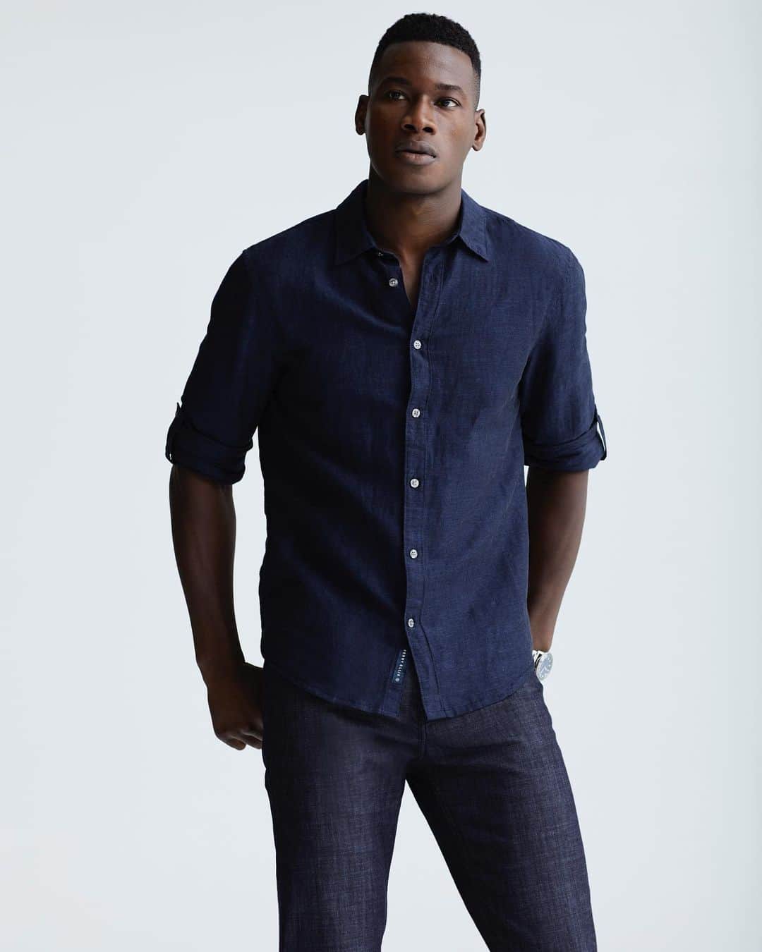 ペリーエリスのインスタグラム：「The Perry Ellis Untucked Shirt keeps you life ready for any occasion. Tap to shop. #LifeReadySince1976」
