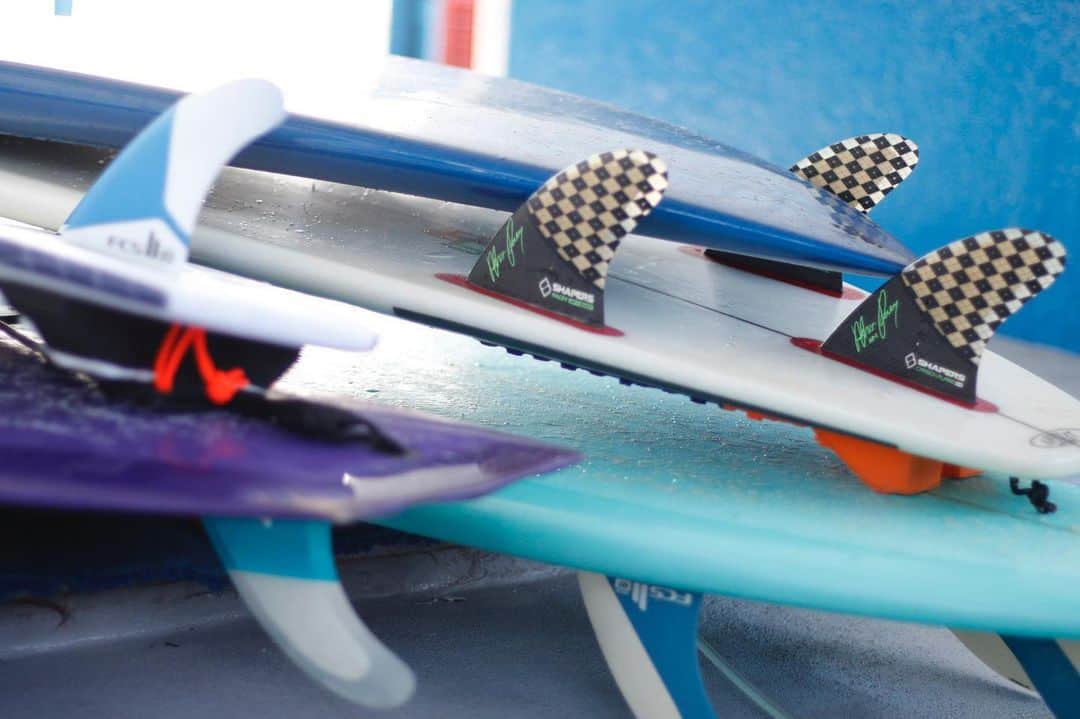 金子藍さんのインスタグラム写真 - (金子藍Instagram)「みんなの遊び道具 . 多種多様な形してて面白い♬ . #surf #surftrip #roxy #roxyjapan #maldives #サーフィン #サーフトリップ #日焼け #常夏 #バカンス #サーフィン女子 #サーファーガール #camera #ロキシー #ボートトリップ #船 #夏」6月3日 1時31分 - aikaneko_surf