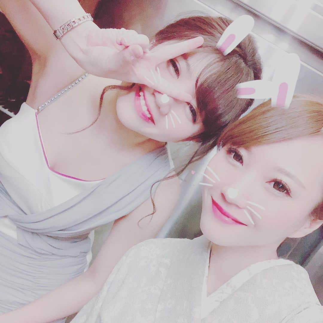 のインスタグラム：「遡ってたら 周年の写真でてきた 2ヶ月しかたってないのに 懐かしさがある🥺 楽しかったなぁ  #周年 #14周年 #（たしか）#着物 #楽しかった #めっちゃ笑顔 #ホワイトステージ #whitestage #錦 #キャバクラ #イベント #お待ちしております #❤」