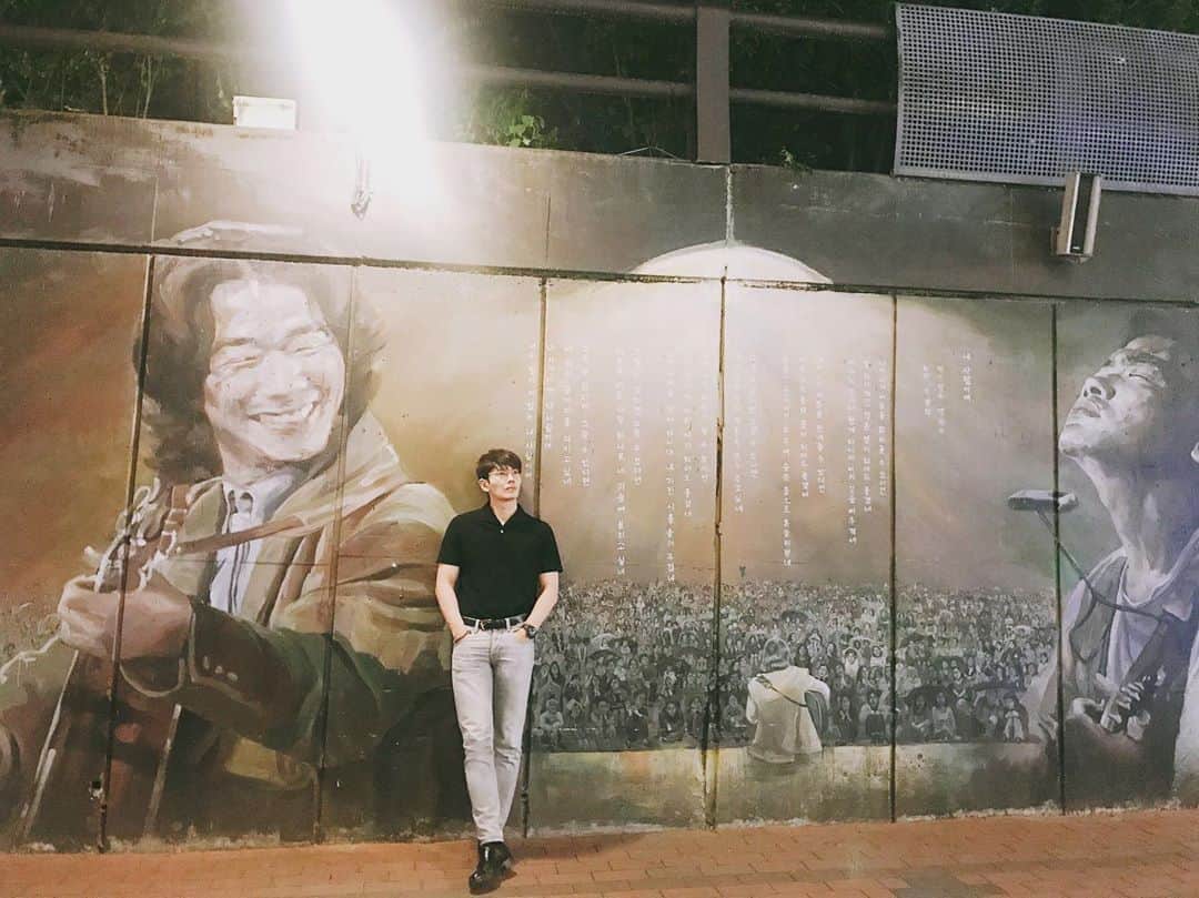 オン・ジュワンのインスタグラム：「#대구#뮤지컬#그날들#김광석#김광석거리 이제 한번 남은 #진주 공연. 그대의 노래를 부를수있고, 추억 할수있게 해준..감사한 마음 뿐.. 인생이란 여행에 한 페이지를 채워줘서 고맙습니다. 이미 그립습니다.」
