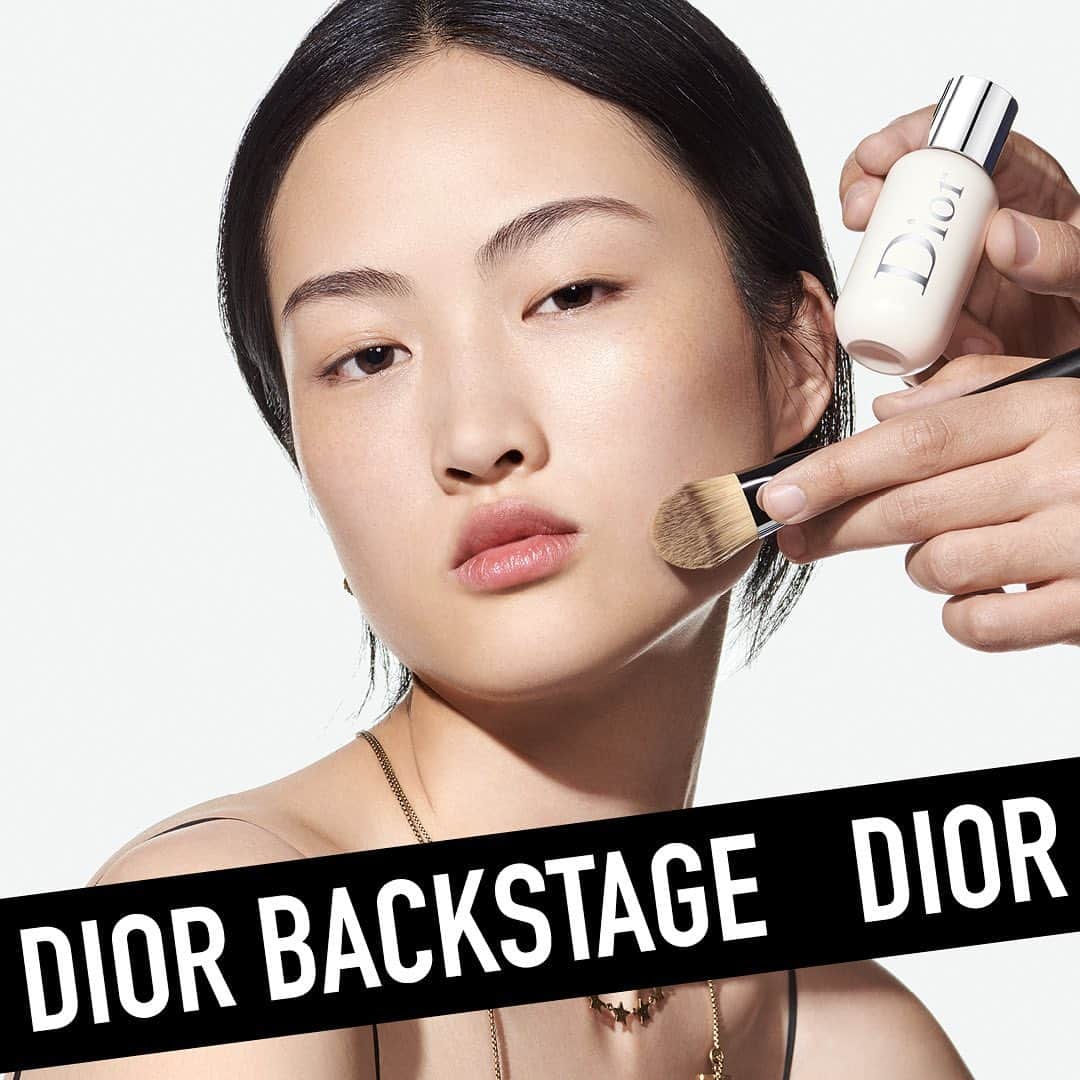 クリスチャンディオールさんのインスタグラム写真 - (クリスチャンディオールInstagram)「Discover the new Dior Backstage Face & Body Primer: a blurring, hydrating primer for an even, flawless-looking complexion and instantly enhanced skin! • DIOR BACKSTAGE FACE & BODY PRIMER 001 Universal • #diormakeup #diorbackstage @diormakeup」6月3日 1時44分 - dior