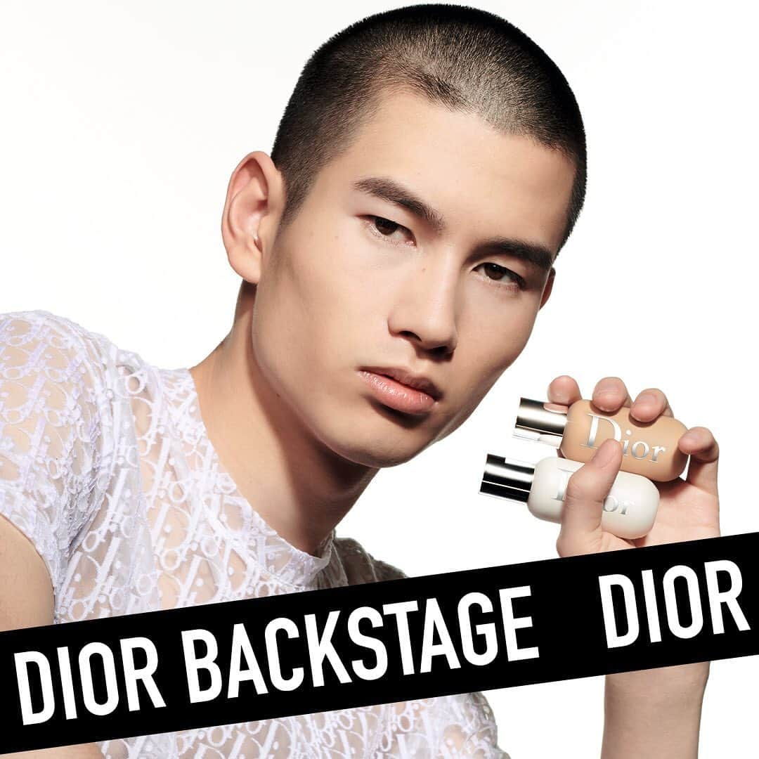 クリスチャンディオールさんのインスタグラム写真 - (クリスチャンディオールInstagram)「Discover the new Dior Backstage Face & Body Primer: a blurring, hydrating primer for an even, flawless-looking complexion and instantly enhanced skin! • DIOR BACKSTAGE FACE & BODY PRIMER 001 Universal • #diormakeup #diorbackstage @diormakeup」6月3日 1時44分 - dior