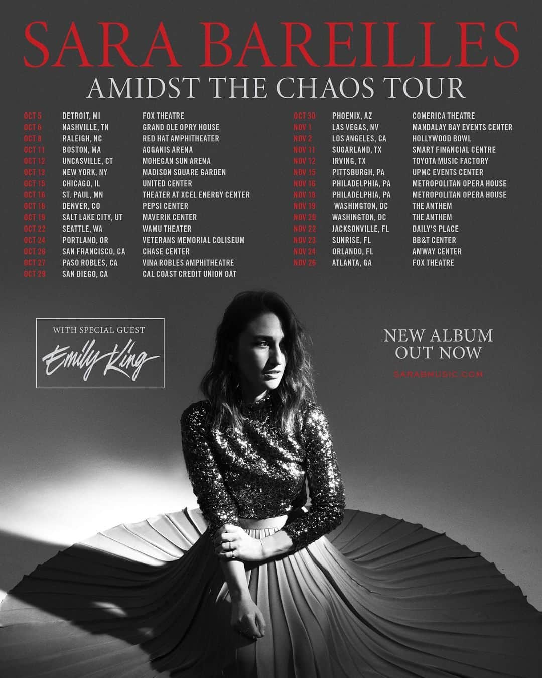 サラ・バレリスさんのインスタグラム写真 - (サラ・バレリスInstagram)「Lucky me, she said yes!! My favorite Queen, @EMILYKINGMUSIC 👑, is joining me for the #AMIDSTTHECHAOSTOUR! Thrilled to share the road AND the stage with a dear friend and an extraordinary artist and her band! Come join the party!! ❤️❤️❤️ http://sarabmusic.com/tour」6月3日 2時01分 - sarabareilles