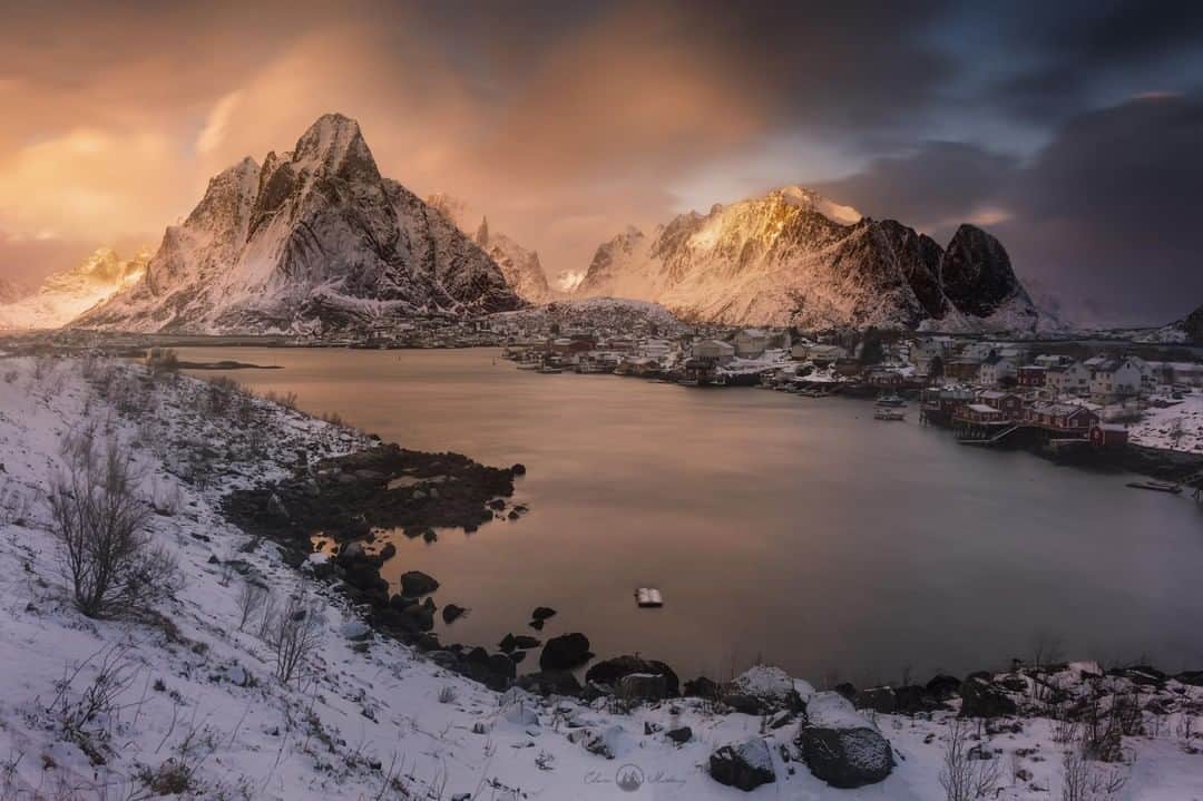 Canon Asiaのインスタグラム：「“The Canon EOS RP held up against photographing in the wet condition of snow, hail and the -8 °C temperature. It never had an error nor a shut down. In fact, the touch screen and all the buttons still worked.” • Lightweight and powerful, the EOS RP delivered even when pushed to the extreme! Learn more about the Canon EOS RP at https://snapshot.canon-asia.com/eosrp • 📷 Image by @edwinmartinez shot using the Canon EOS RP | f/16 | 13s | ISO 50 | 24mm  Want your photos to be featured too? Tag them with #canonasia or submit them on My Canon Story, link in bio!  #canonasia #photography #coldweather #cold #travel #travelphotography #Norway #norway_nature #norwaynature #snow」