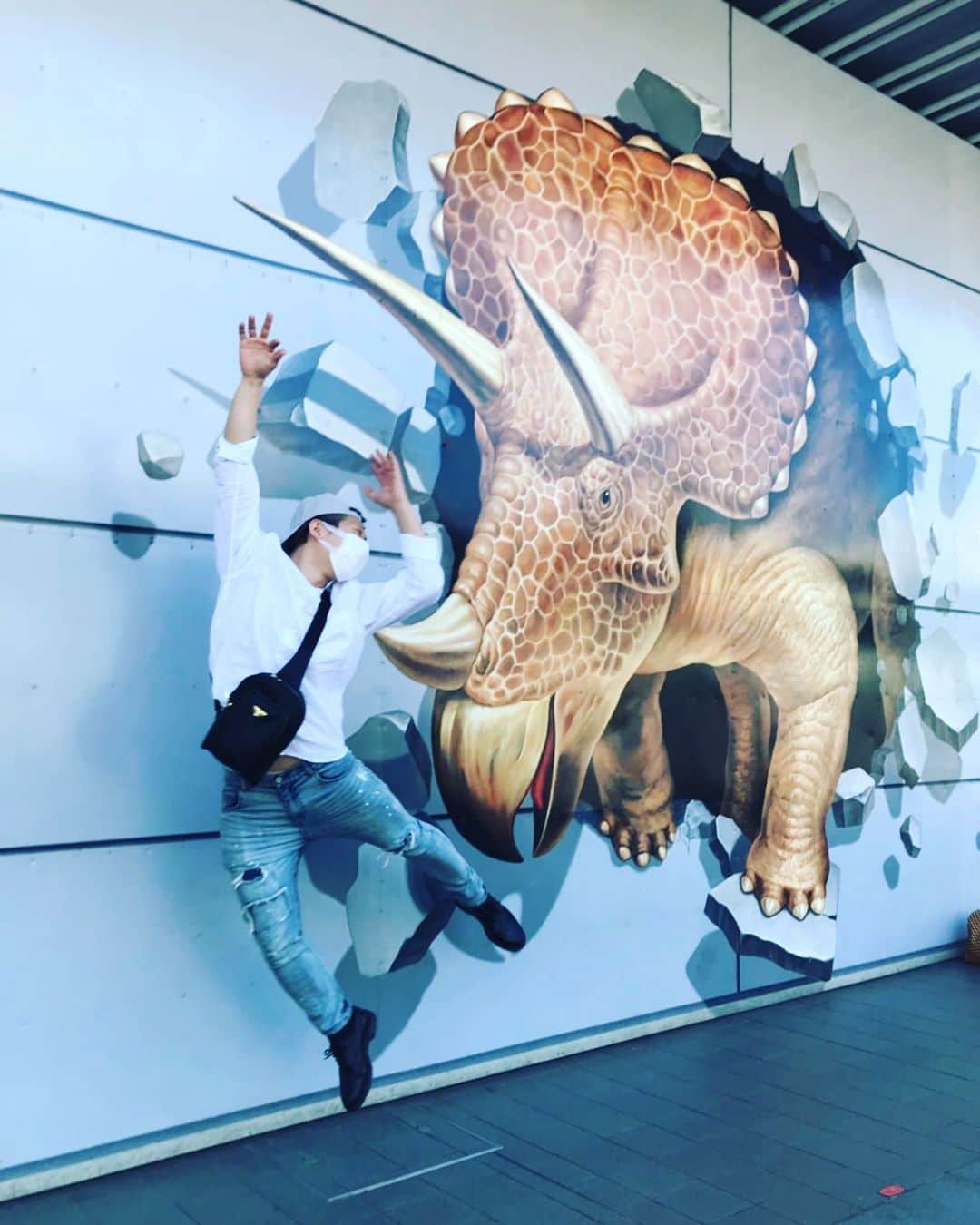 歌広場淳さんのインスタグラム写真 - (歌広場淳Instagram)「恐竜の襲来⁉🦖🔥🔥」6月3日 12時28分 - uta830jun