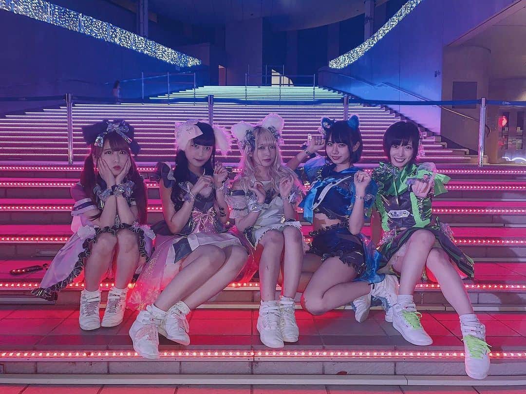 のインスタグラム：「💍ENGAG.ING 3rd ONE-MAN LIVE「死が二人を分かつまで愛を誓い寄り添うことを誓いますか?」 当日券の販売が6/1から始まりました♡ ⛪️会場：渋谷WWW ⏰時間：開場18:30/開演19:00 🎫チケット：前売り¥3,800(D代別)  詳しくはこちら🔽 engaging.jp/20190723/  病める時も健やかなる時も支えてくれている皆様、初めてお会いできる方々、これから一緒に歩んでいこうねって気持ちで臨むので7/23はENGAG .INGにください♡ しあわせになろうね、渋谷で待ってるよ」