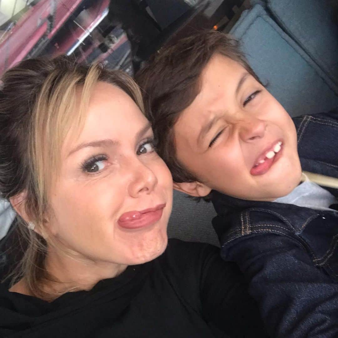Eliana Michaelichin Bezerraのインスタグラム：「De olho em vcs!! Kkk Nosso programa está demais. Estamos vendo pelo sbtplay. Vem!!!」