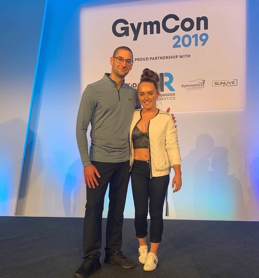 エイミー・ティンクラーさんのインスタグラム写真 - (エイミー・ティンクラーInstagram)「I felt so proud sat at GymCon today knowing that you and Leonni have had such a big impact on my life🥰 Thank you for inspiring me everyday and thank you for always believing in me❤️ #gymcon2019」6月3日 4時58分 - amytinkler